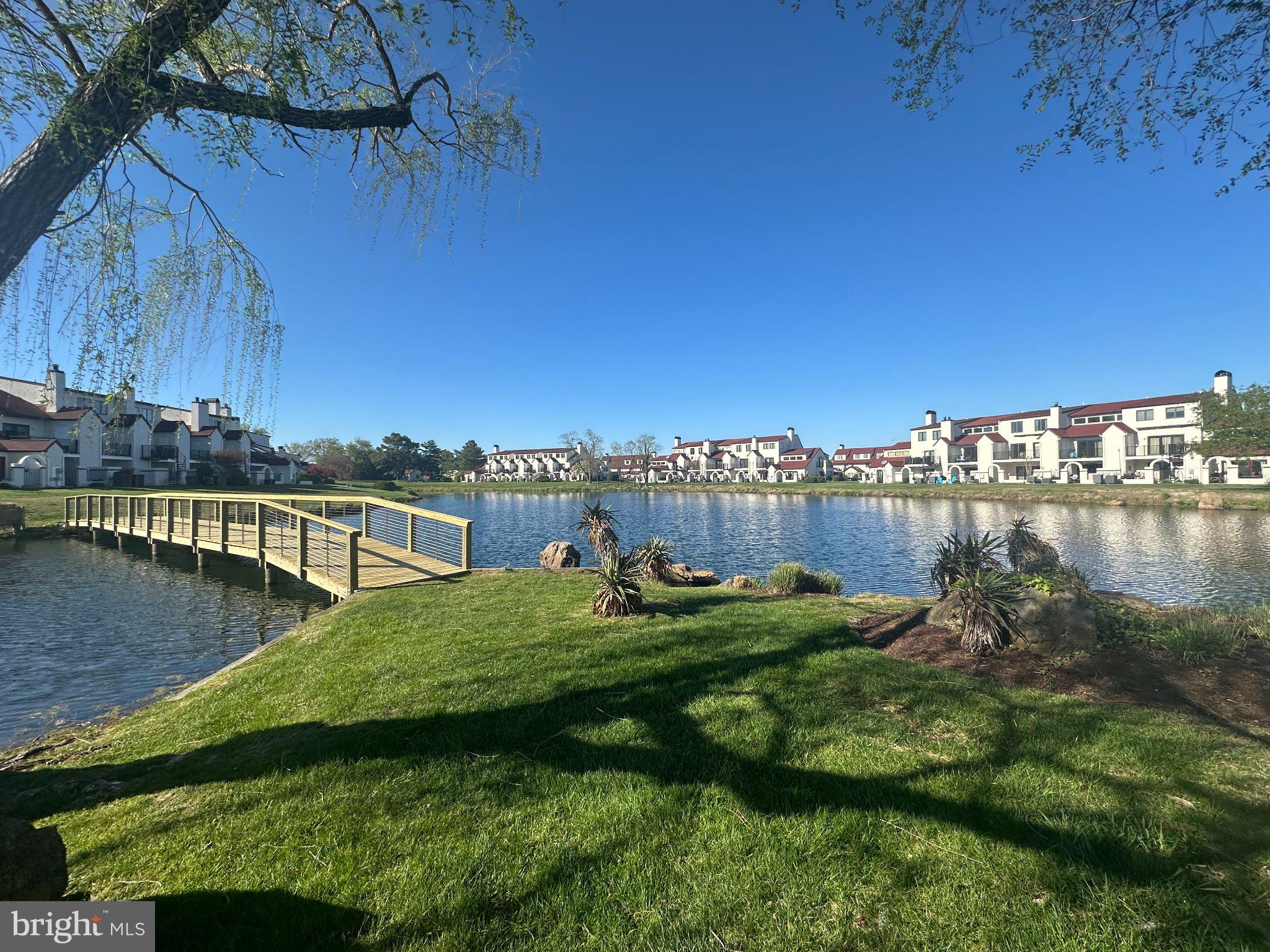 QUEENS LANDING - Residential