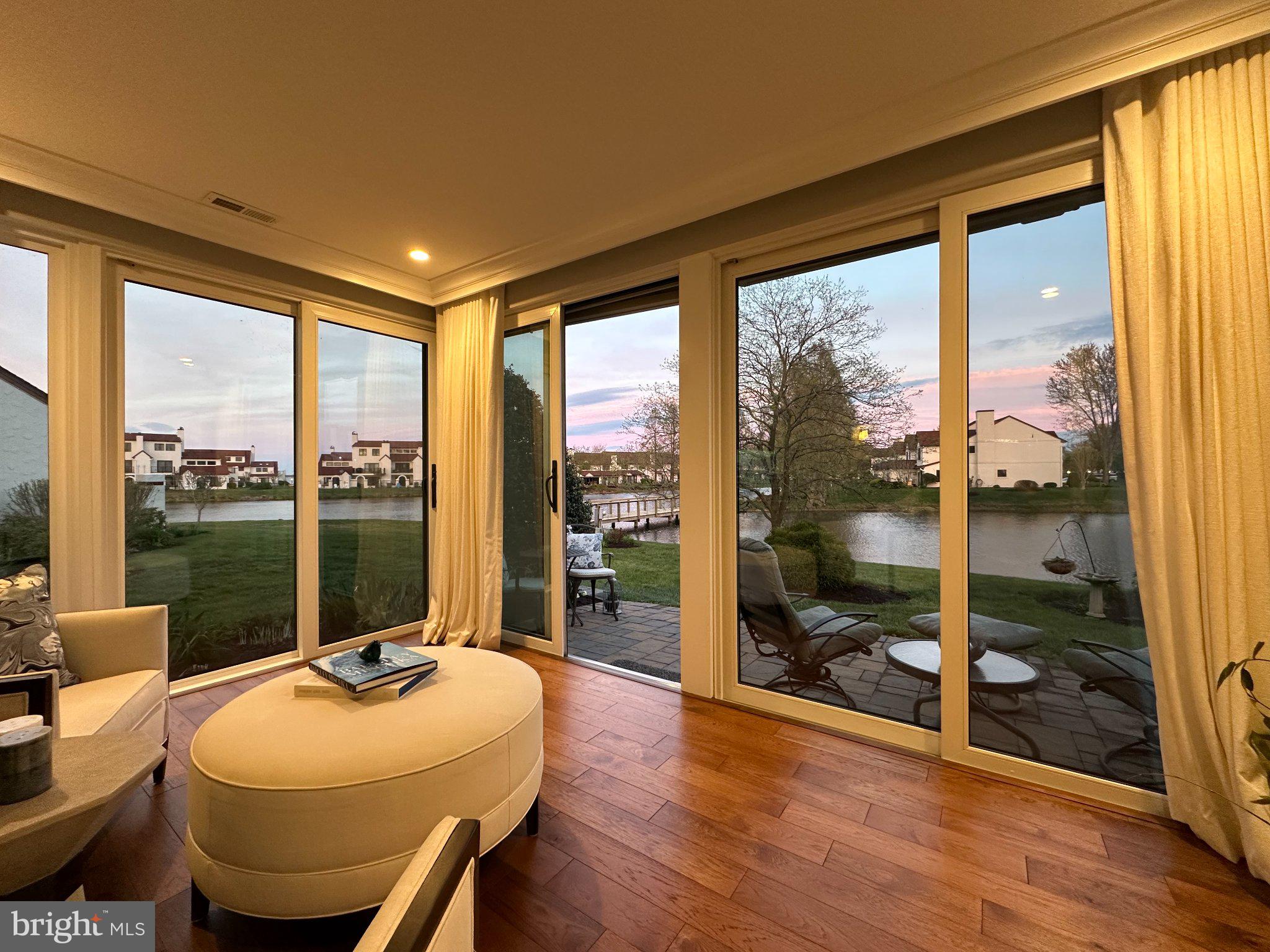 QUEENS LANDING - Residential