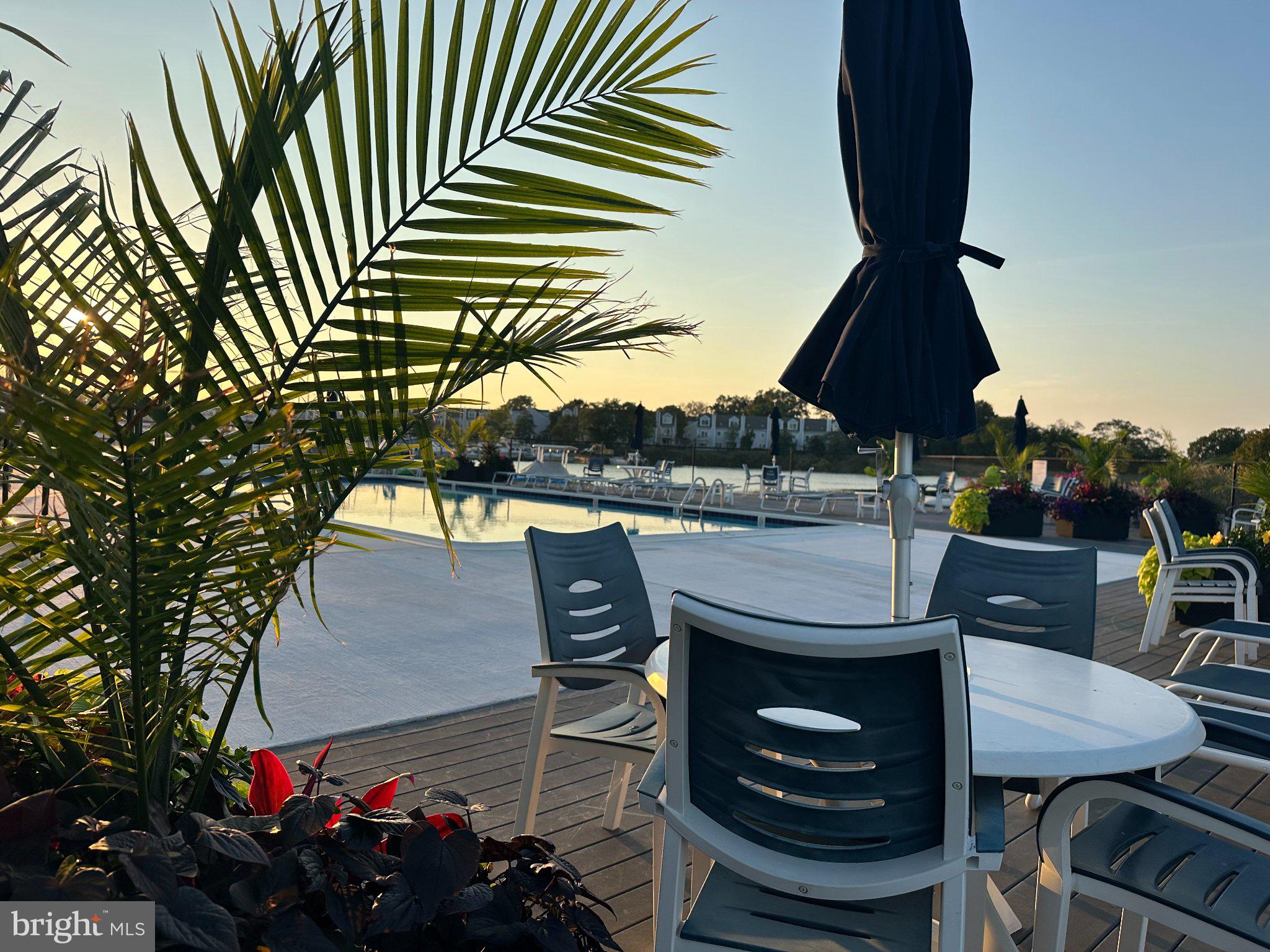 QUEENS LANDING - Residential