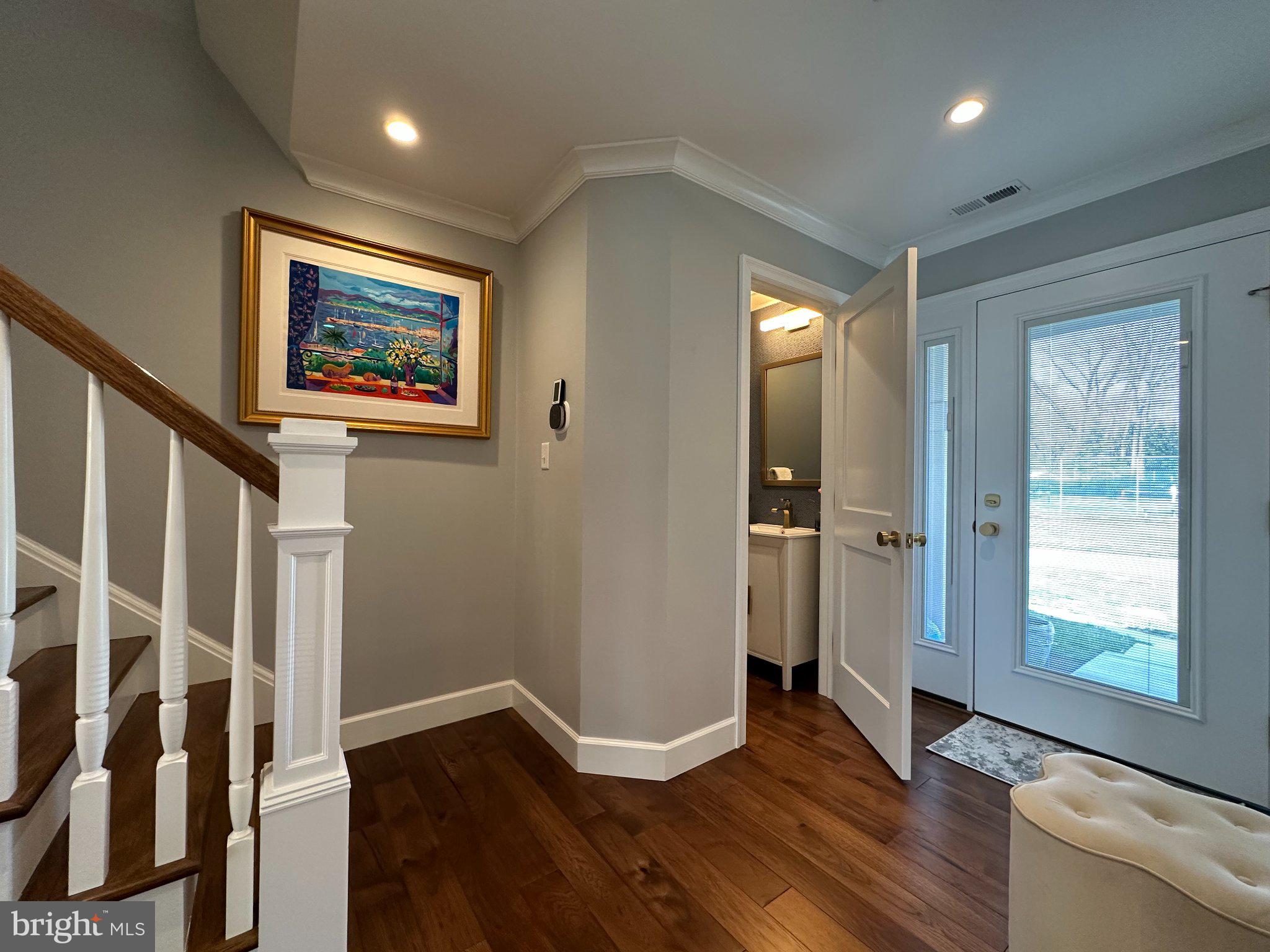 QUEENS LANDING - Residential