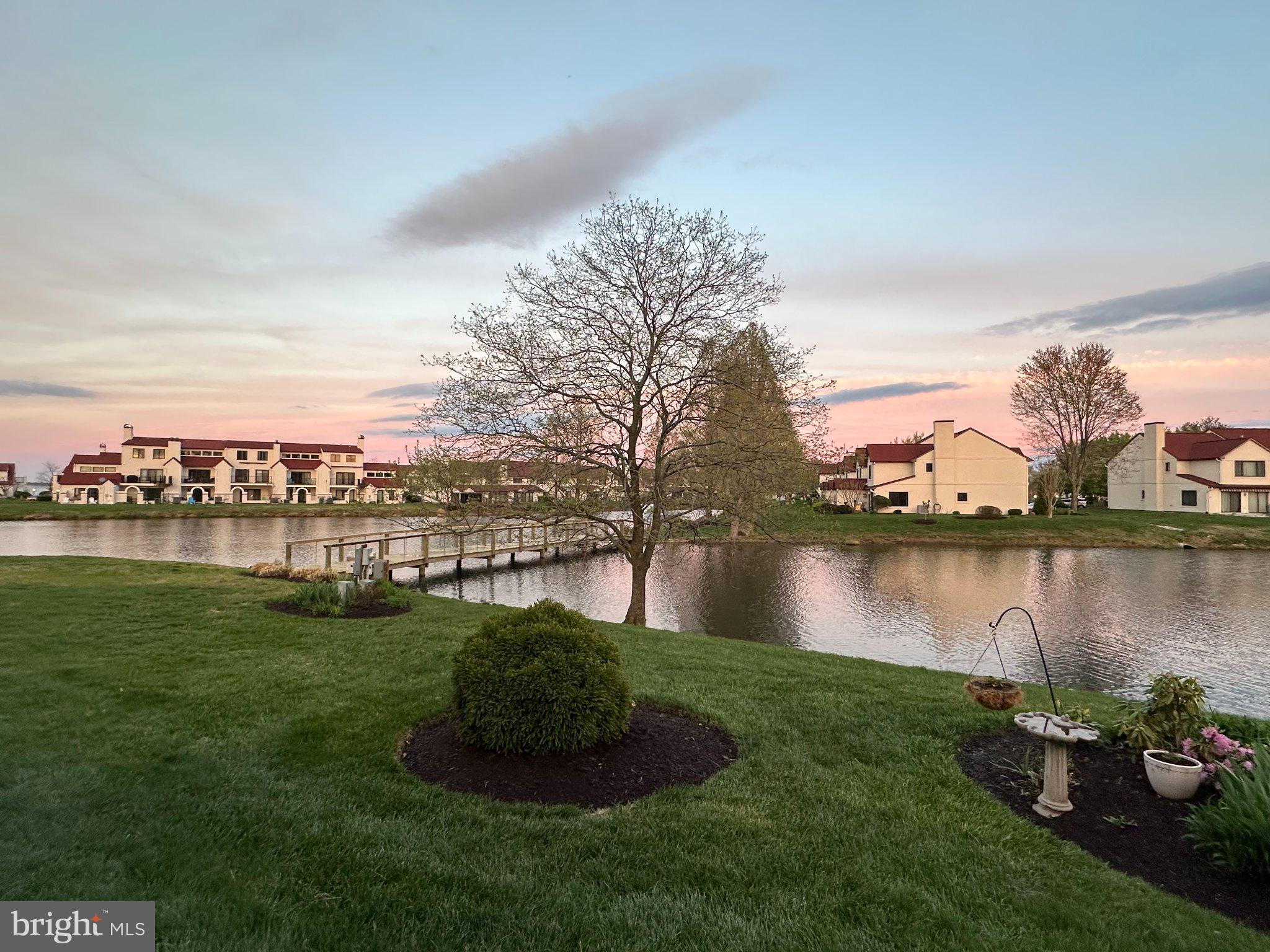 QUEENS LANDING - Residential