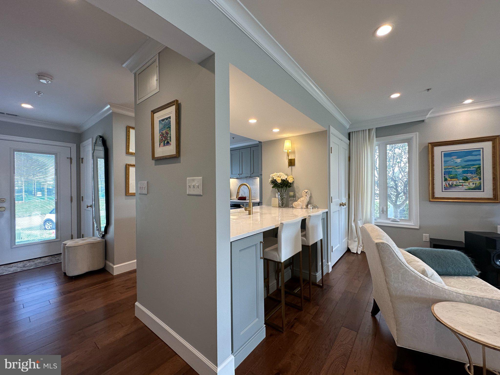 QUEENS LANDING - Residential