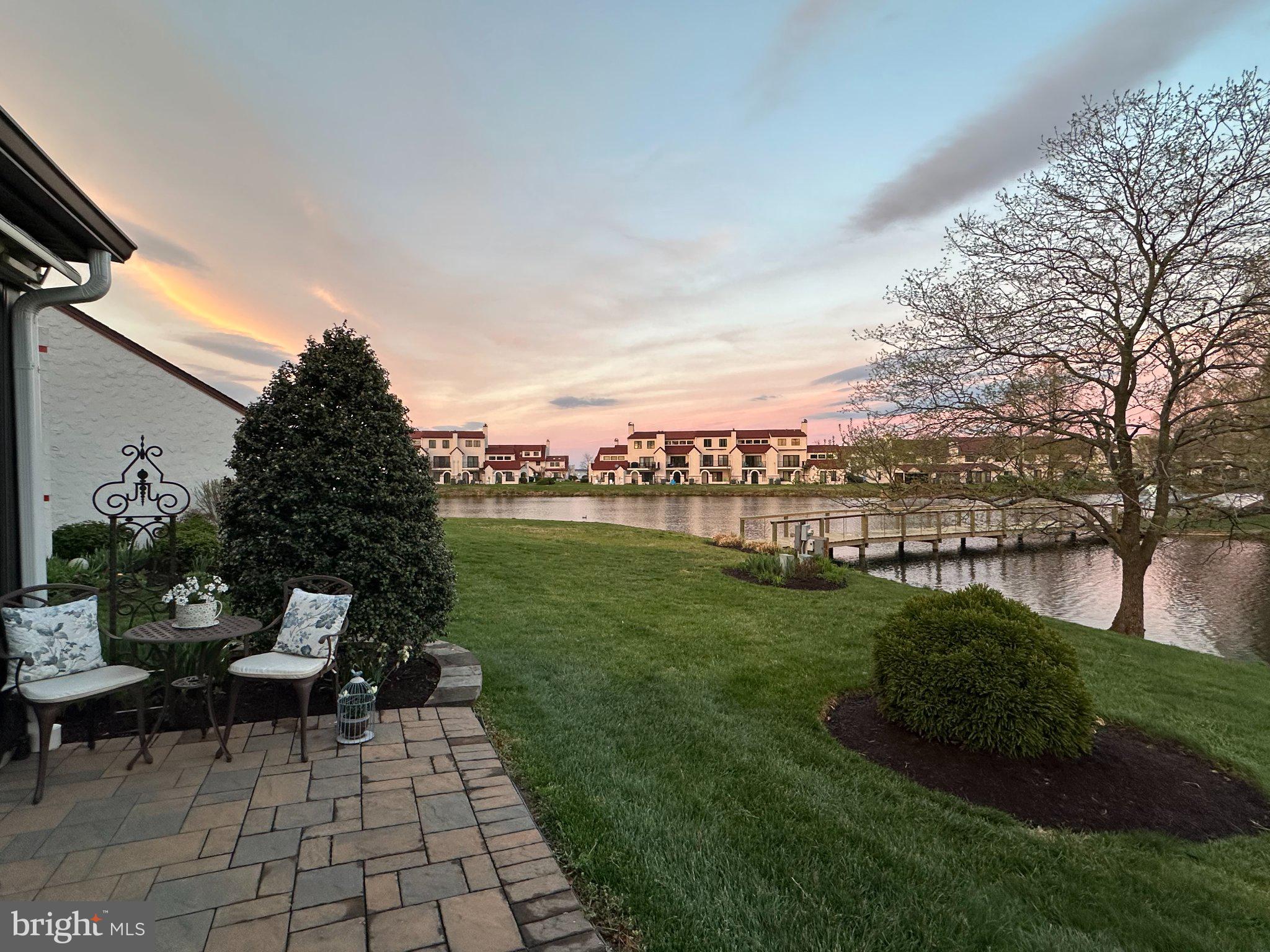 QUEENS LANDING - Residential