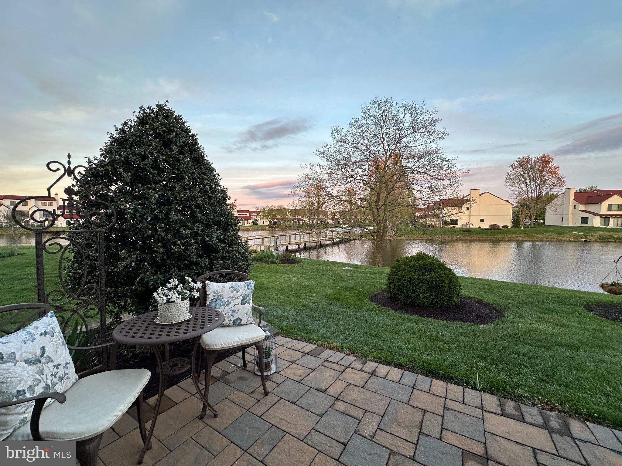 QUEENS LANDING - Residential