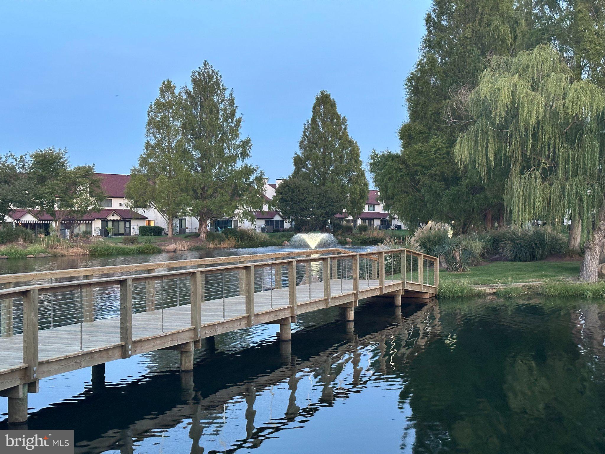 QUEENS LANDING - Residential