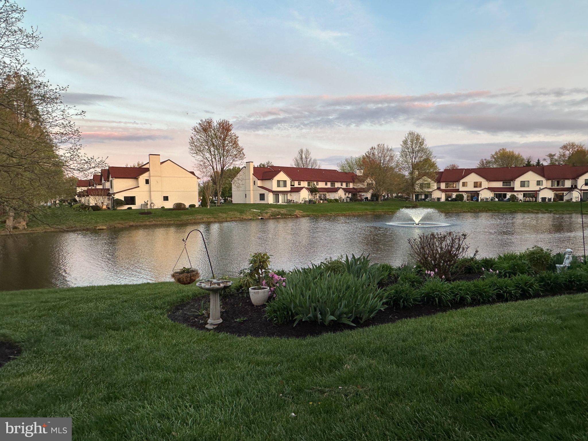 QUEENS LANDING - Residential