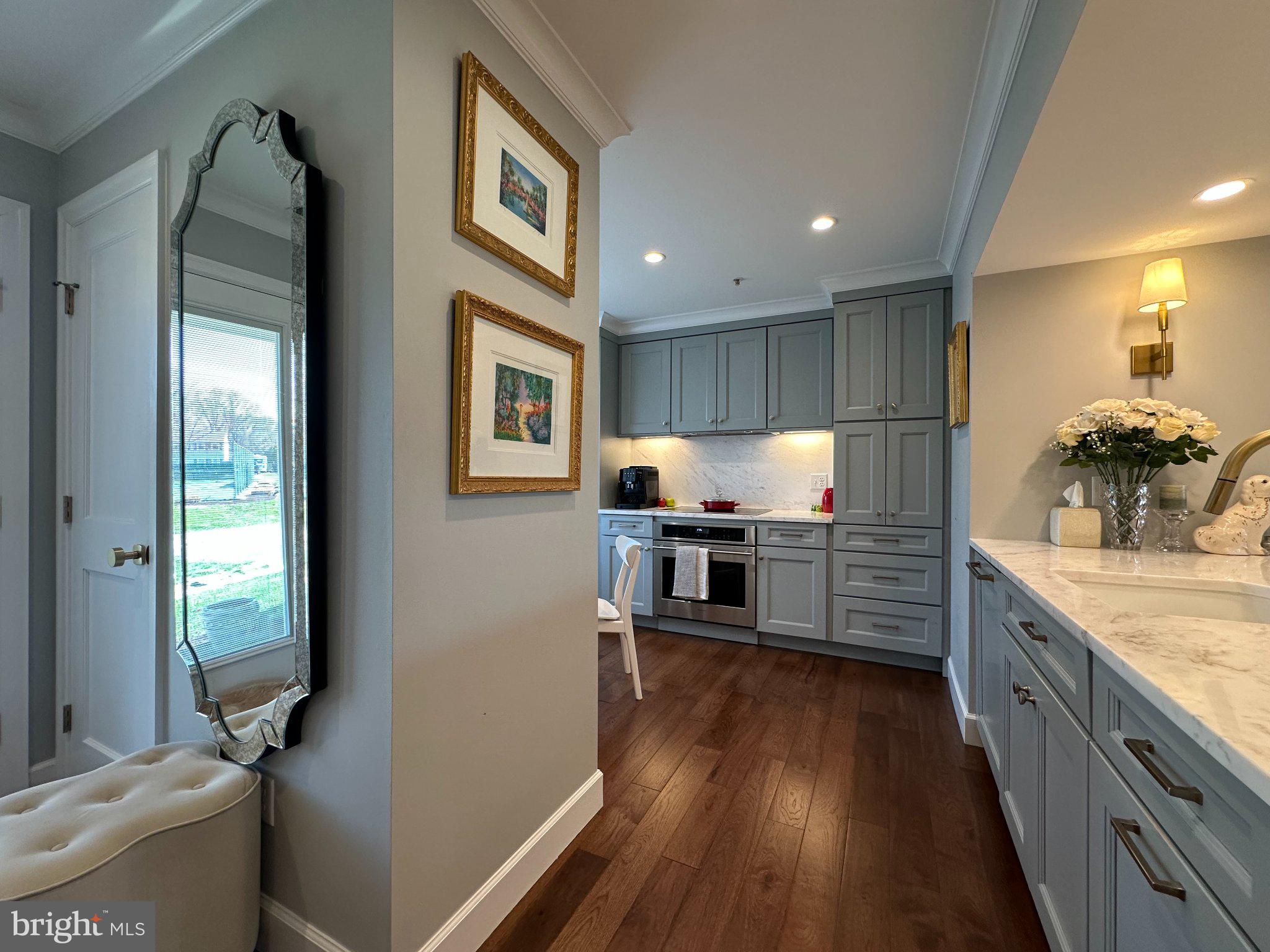 QUEENS LANDING - Residential