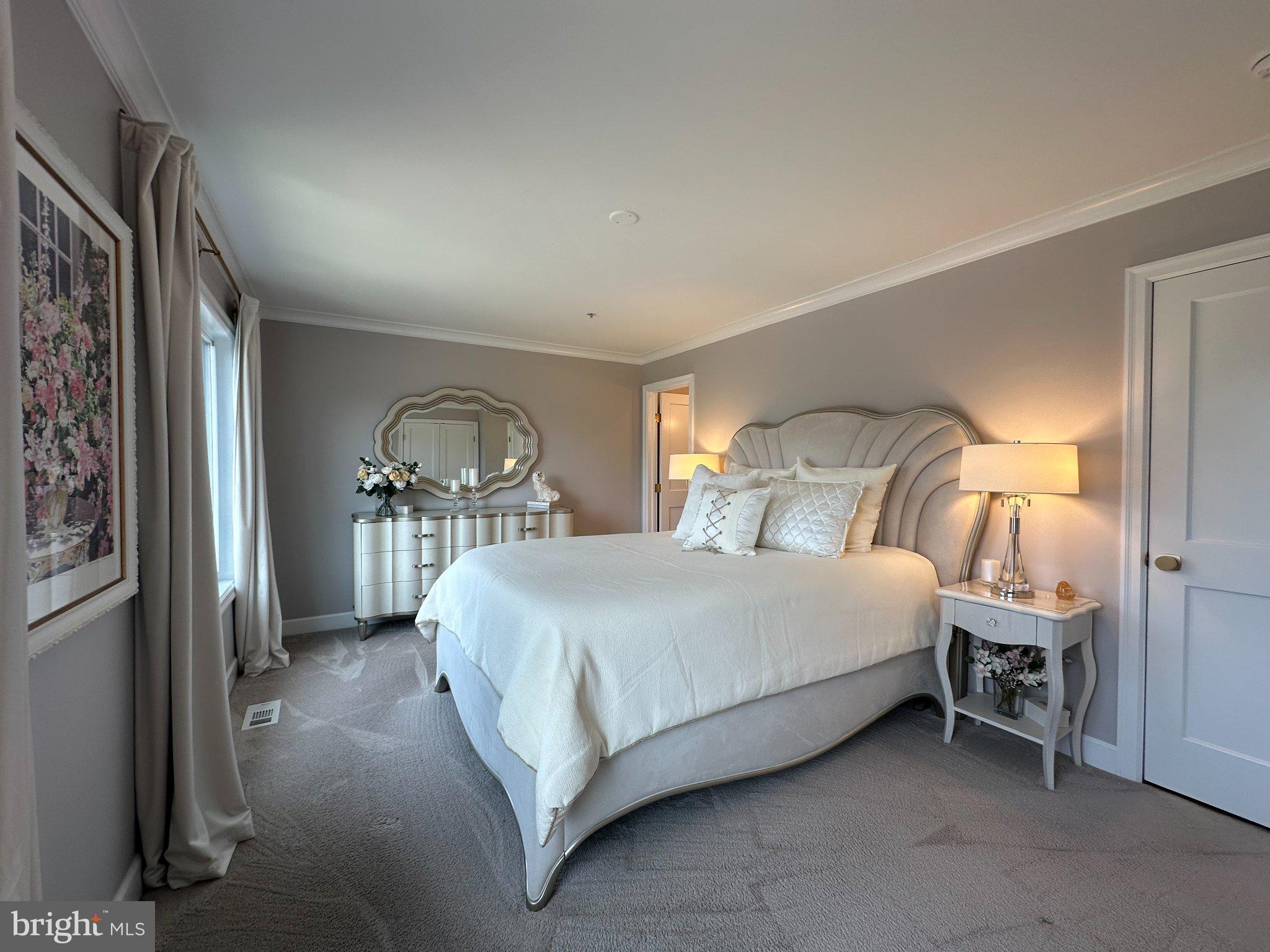 QUEENS LANDING - Residential