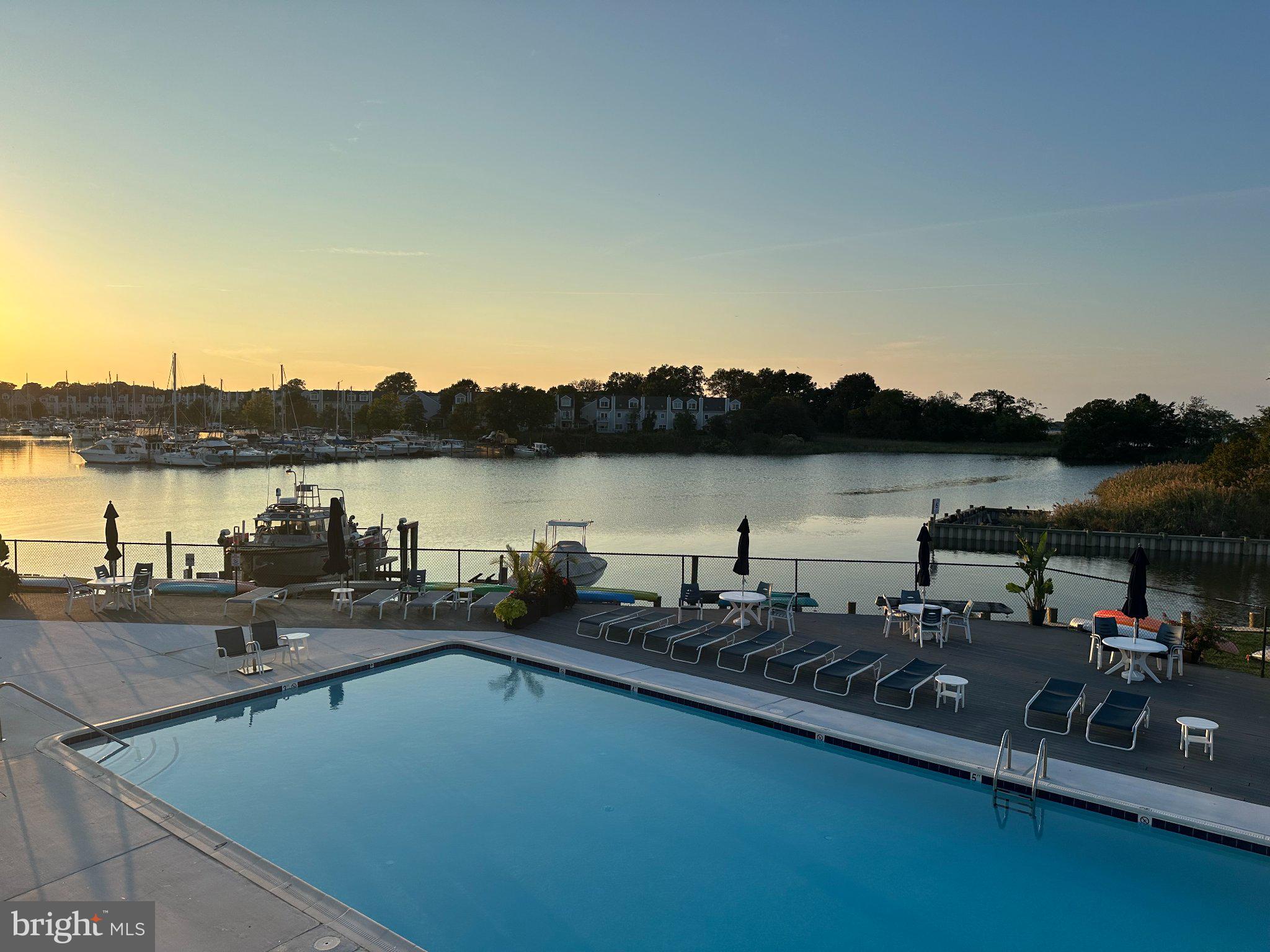 QUEENS LANDING - Residential