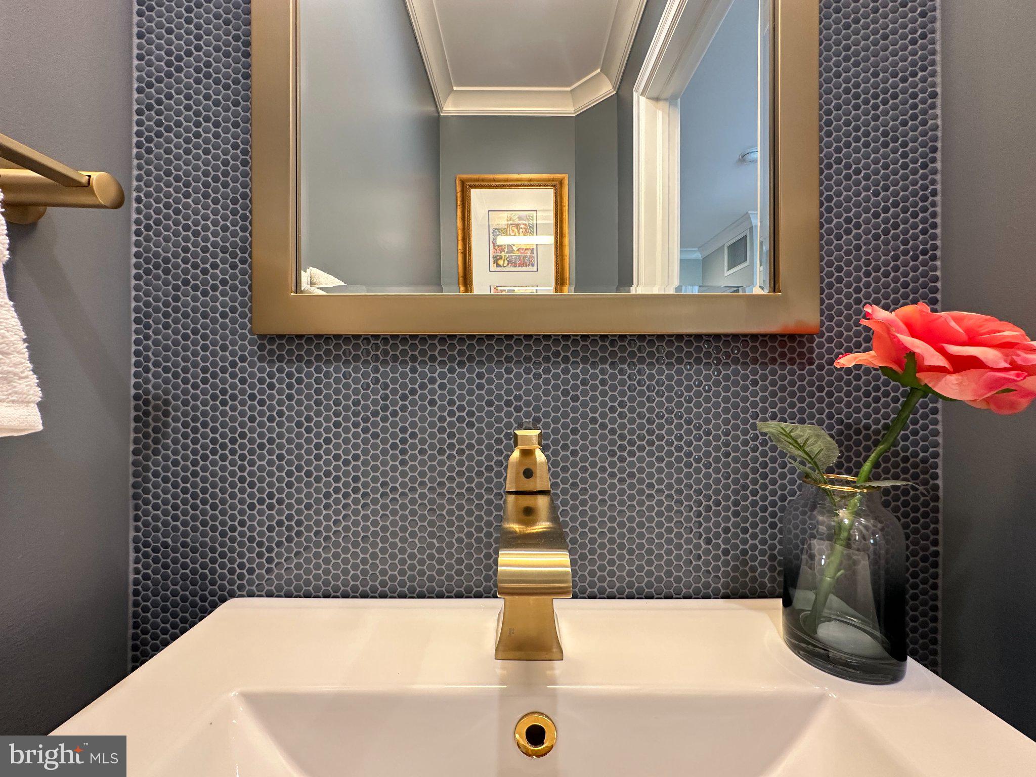 QUEENS LANDING - Residential