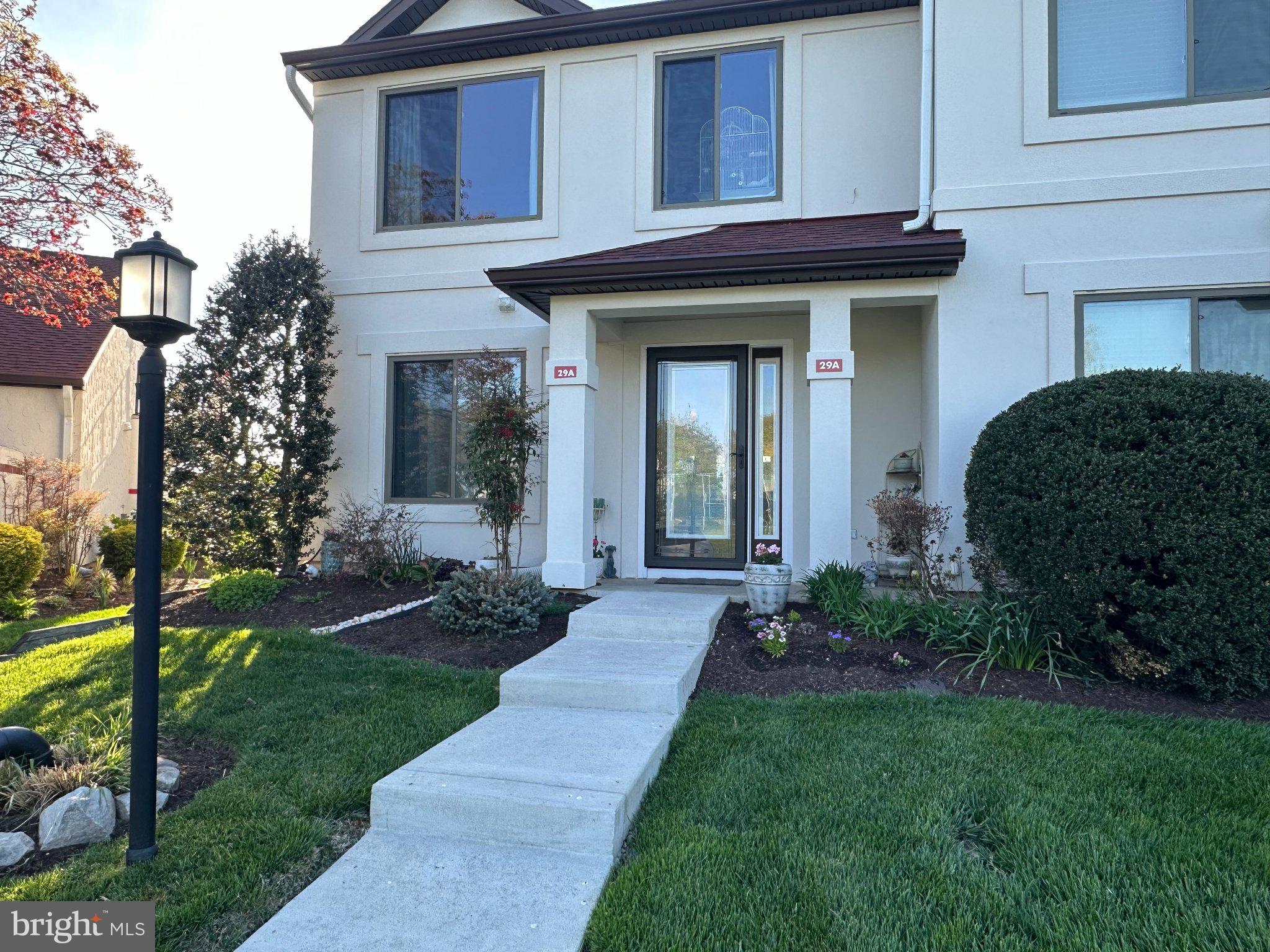 QUEENS LANDING - Residential