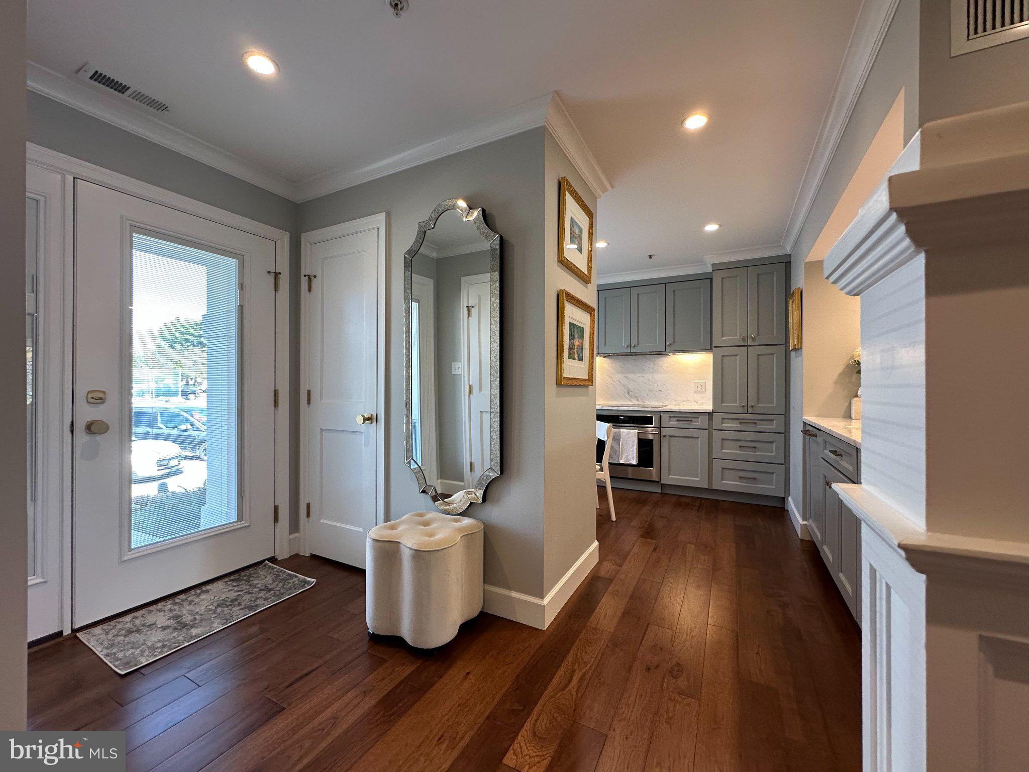 QUEENS LANDING - Residential