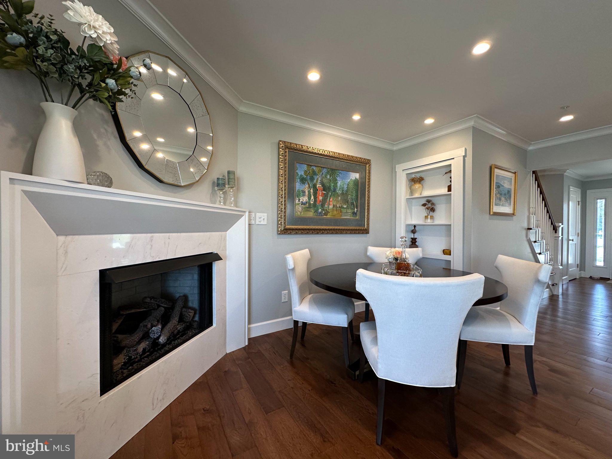 QUEENS LANDING - Residential