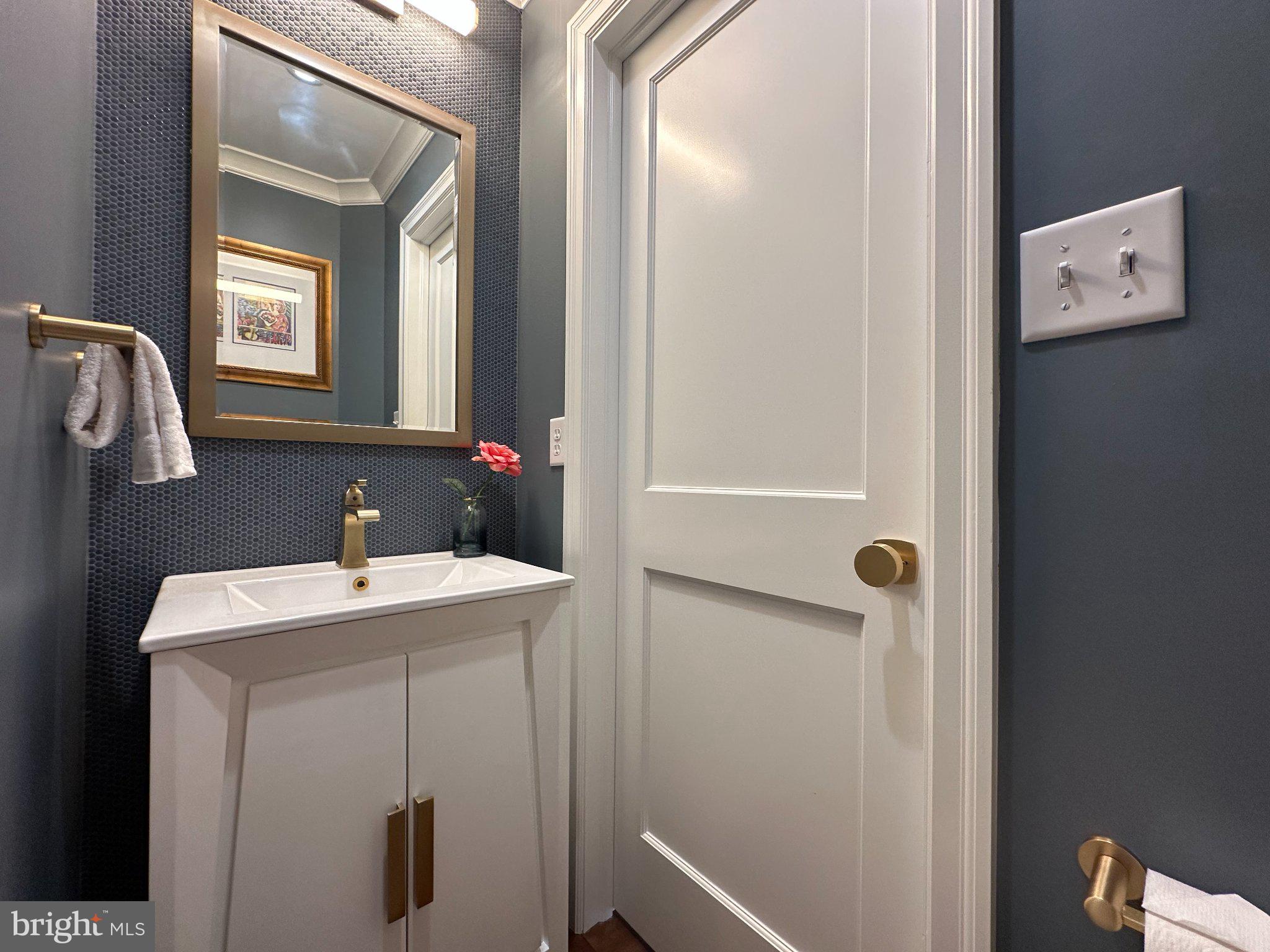 QUEENS LANDING - Residential