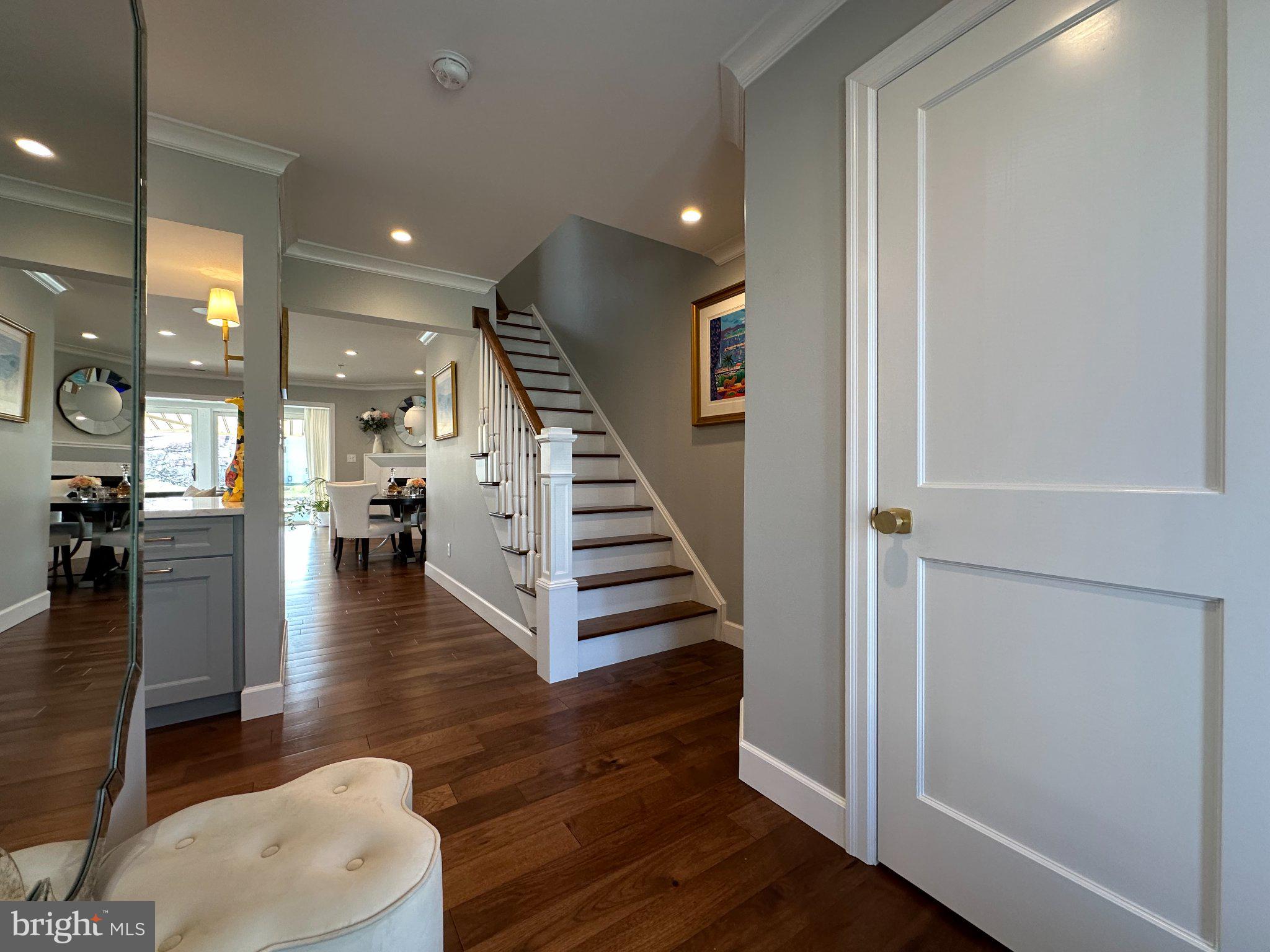 QUEENS LANDING - Residential