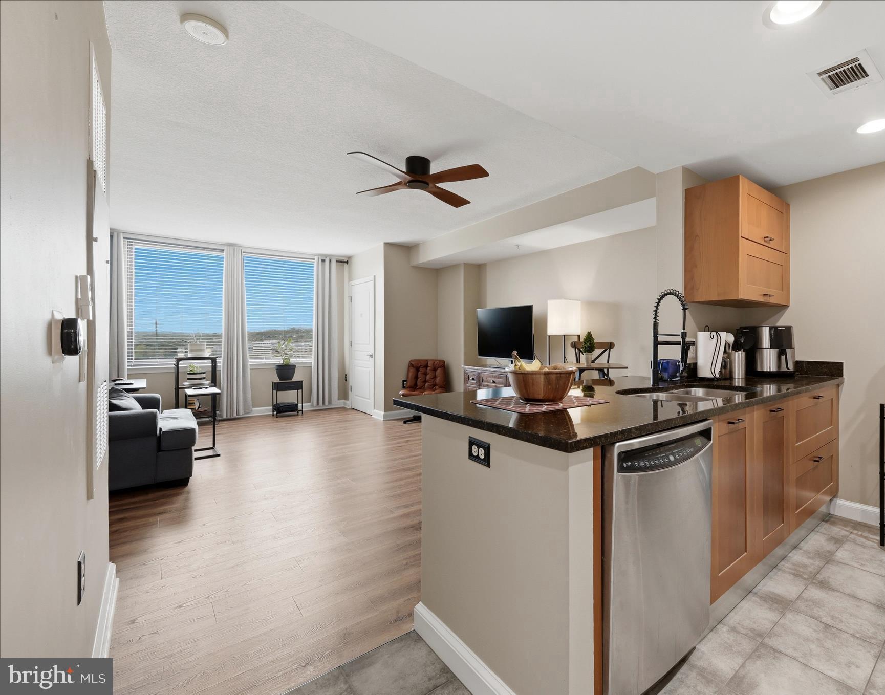 2451 MIDTOWN AVENUE 1221