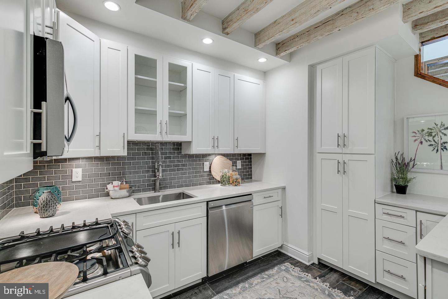 GRADUATE HOSPITAL - Residential Lease