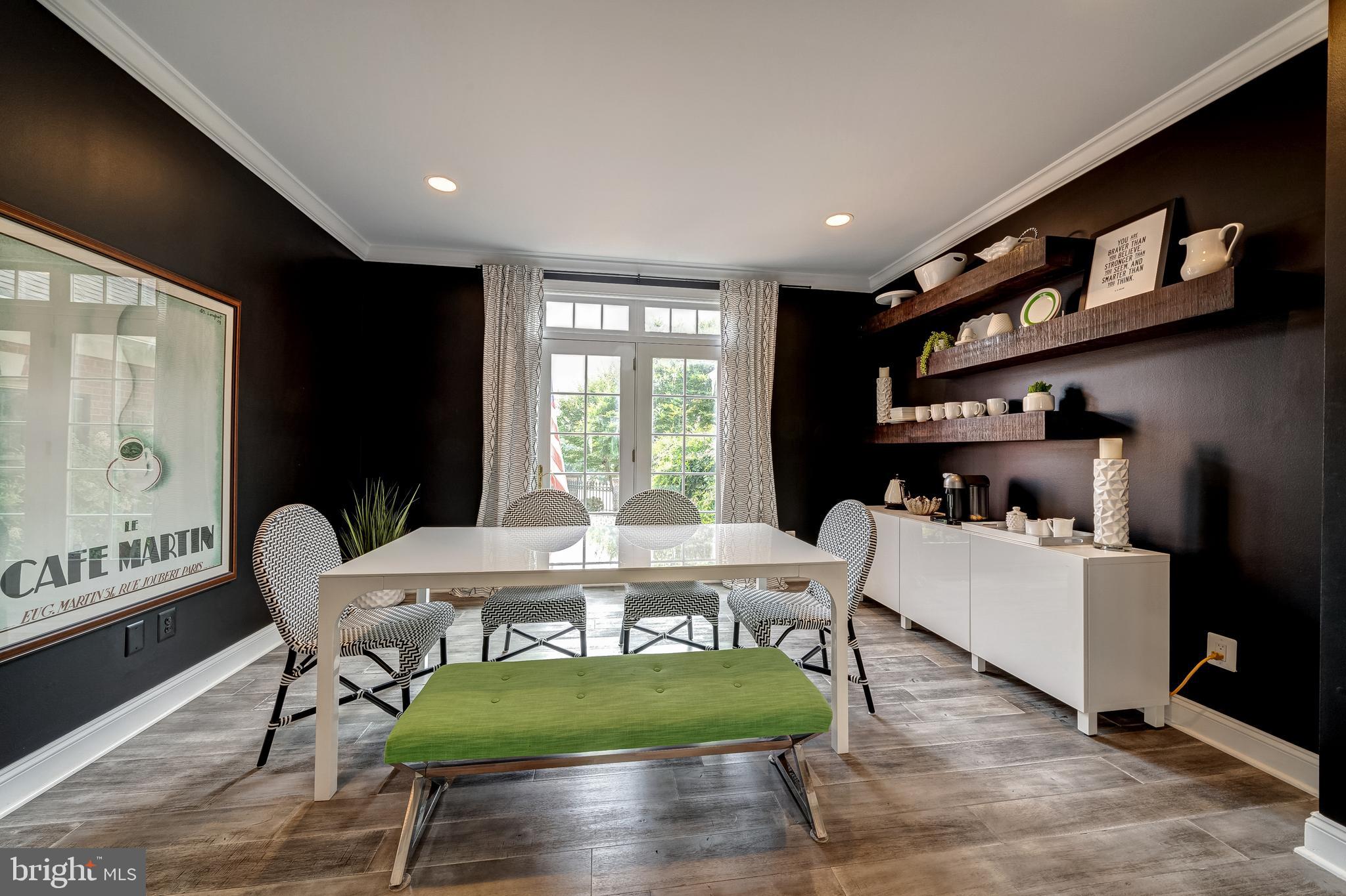 COLVIN MANOR - Residential