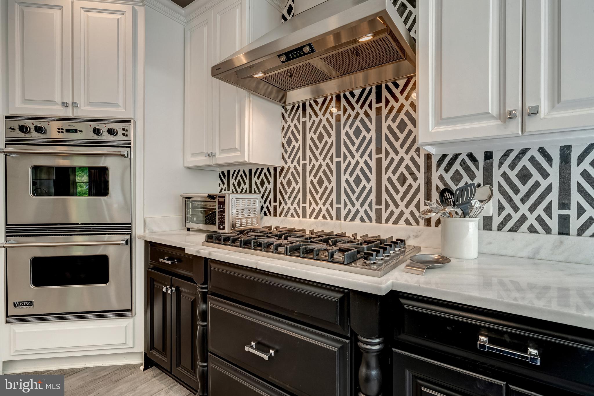 COLVIN MANOR - Residential