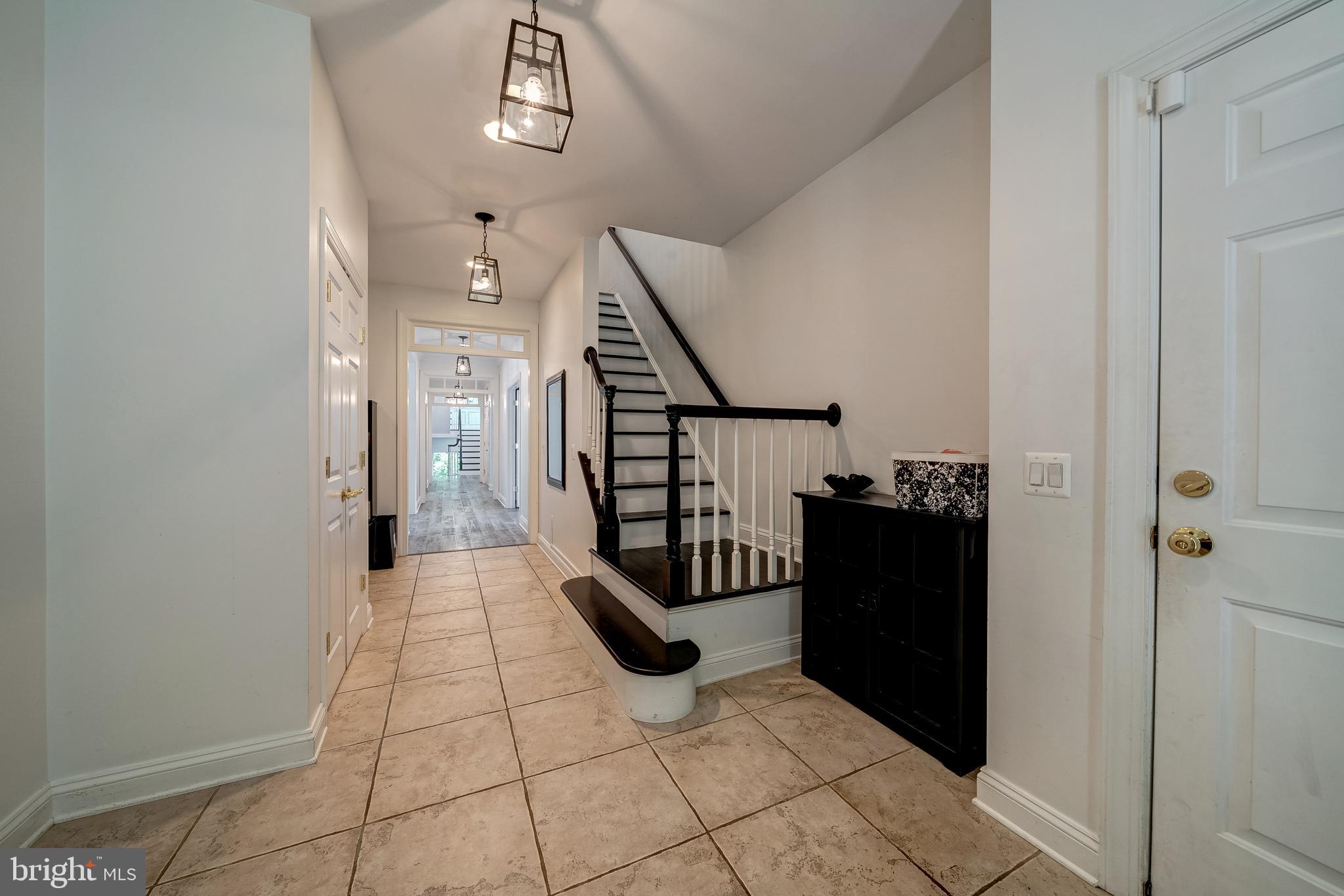 COLVIN MANOR - Residential