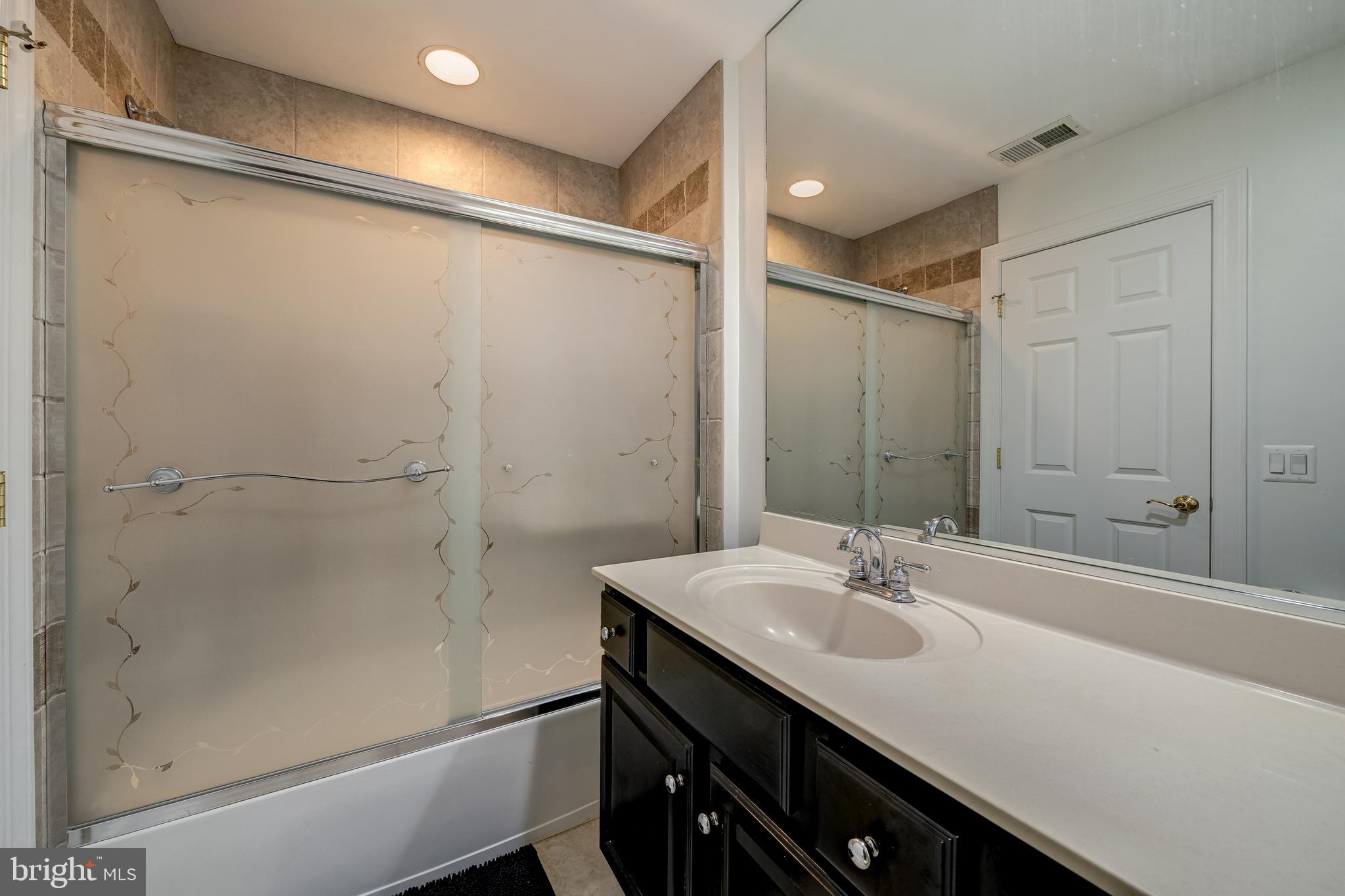 COLVIN MANOR - Residential