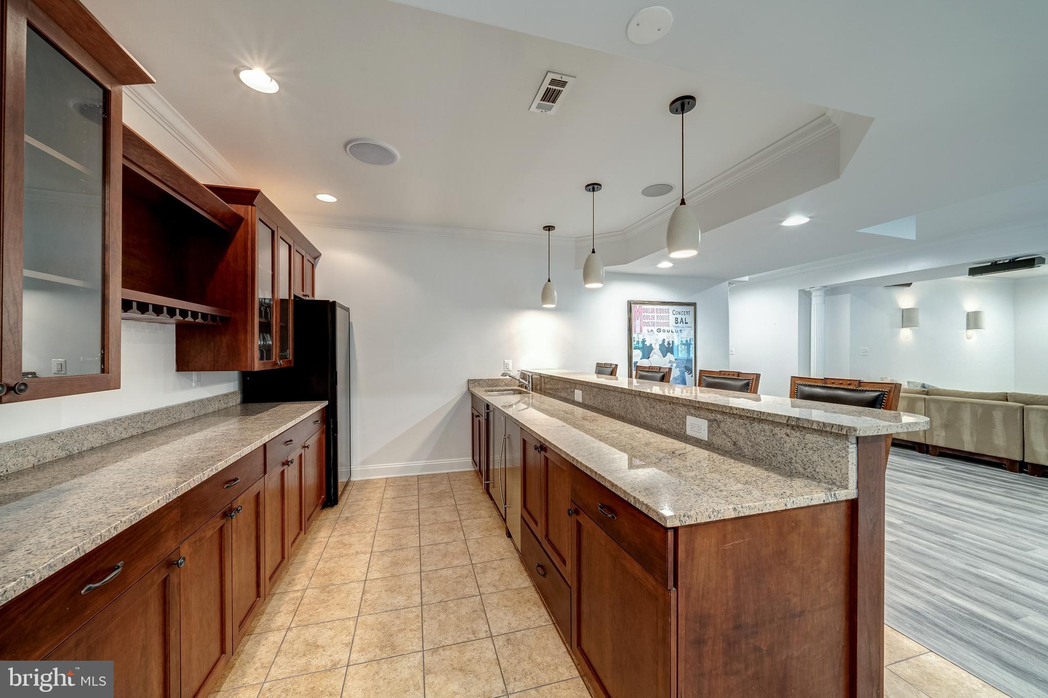 COLVIN MANOR - Residential