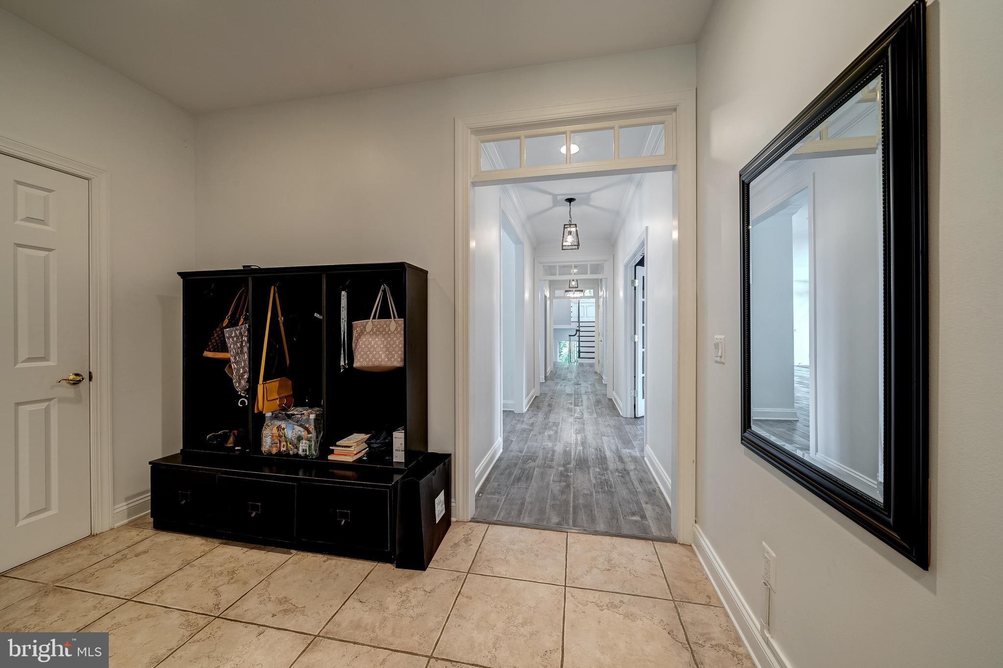 COLVIN MANOR - Residential