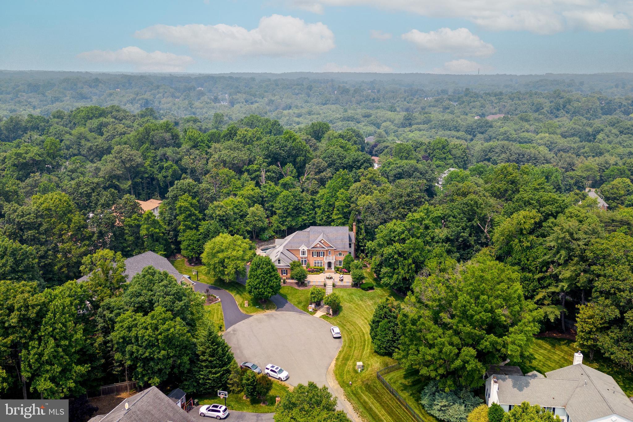 COLVIN MANOR - Residential