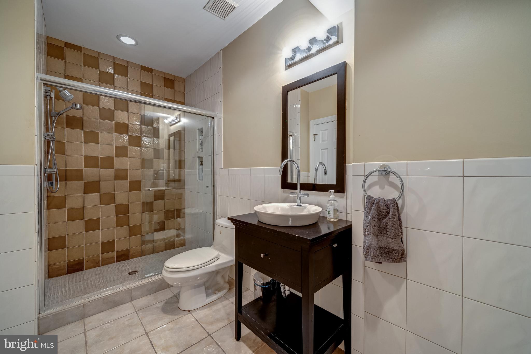 COLVIN MANOR - Residential