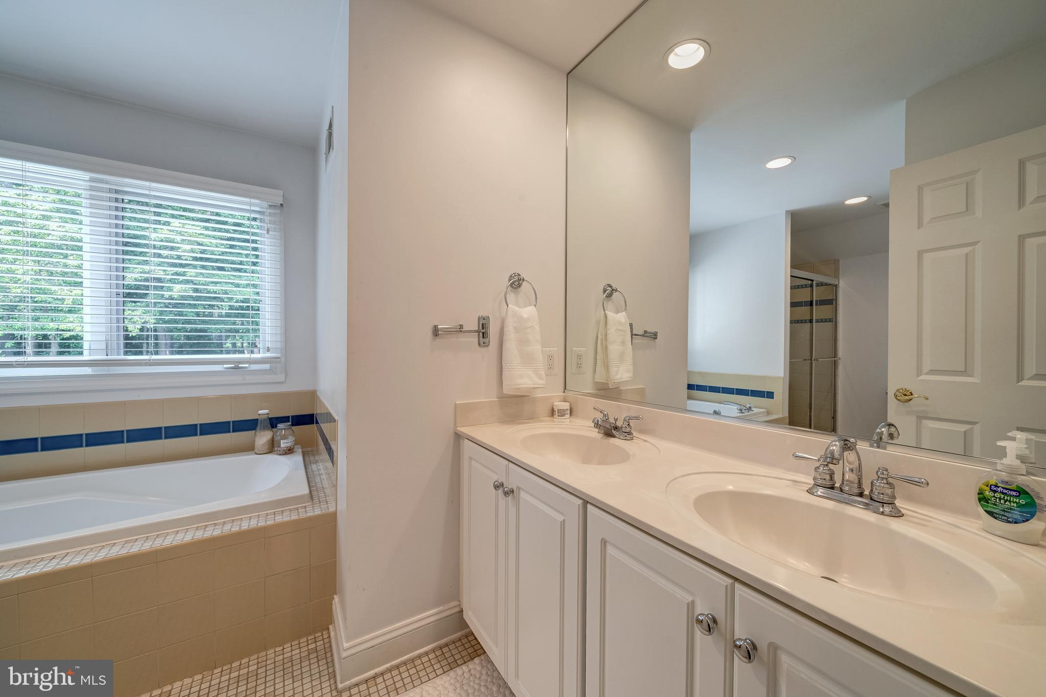 COLVIN MANOR - Residential