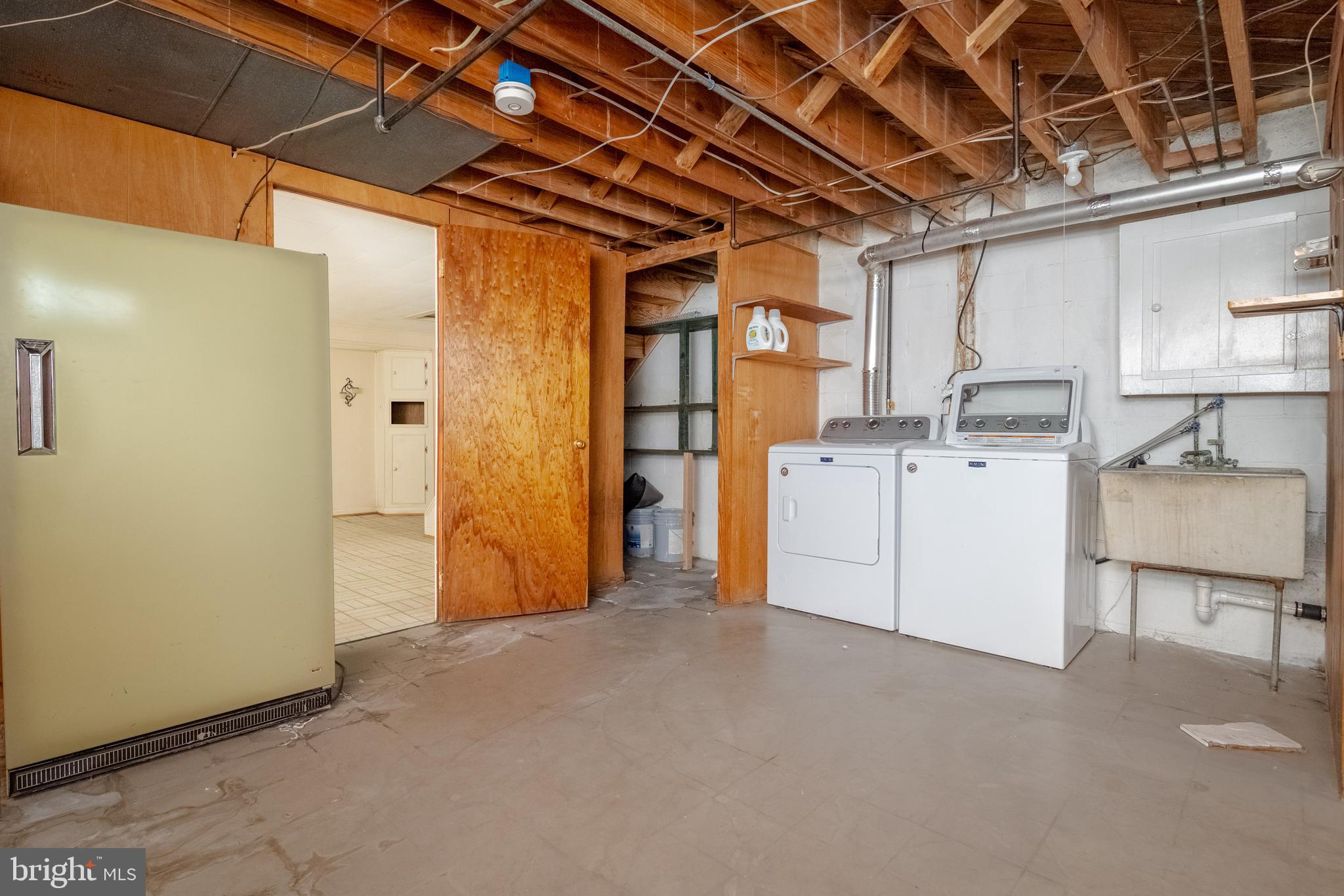 OAKLEIGH - Residential Lease