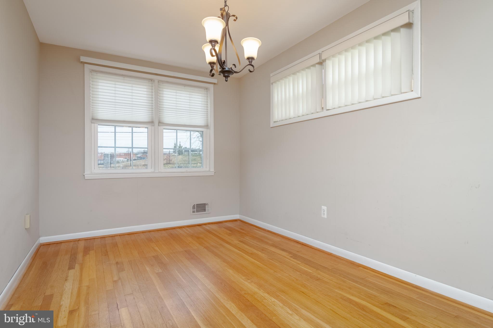 OAKLEIGH - Residential Lease