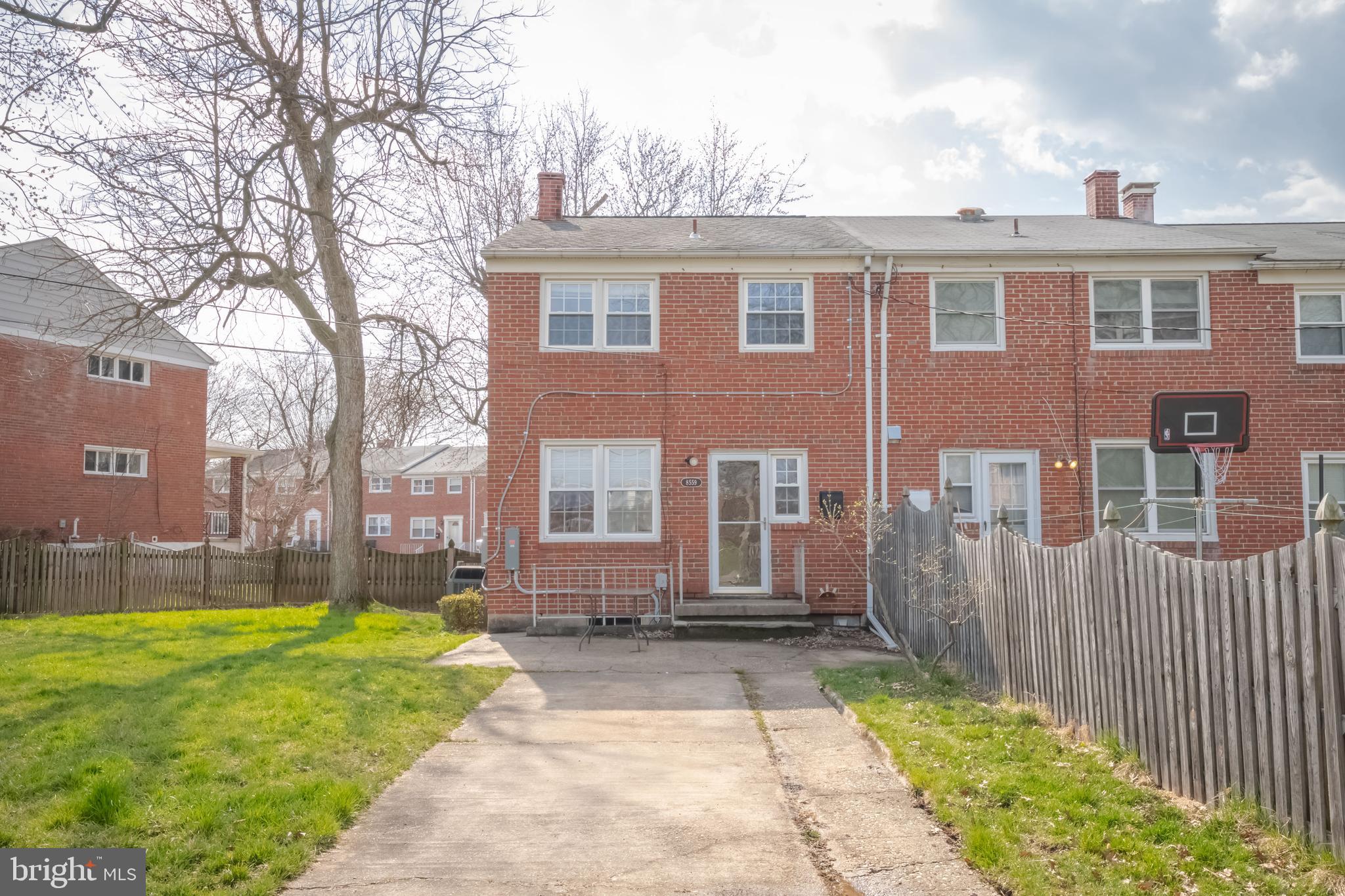 OAKLEIGH - Residential Lease