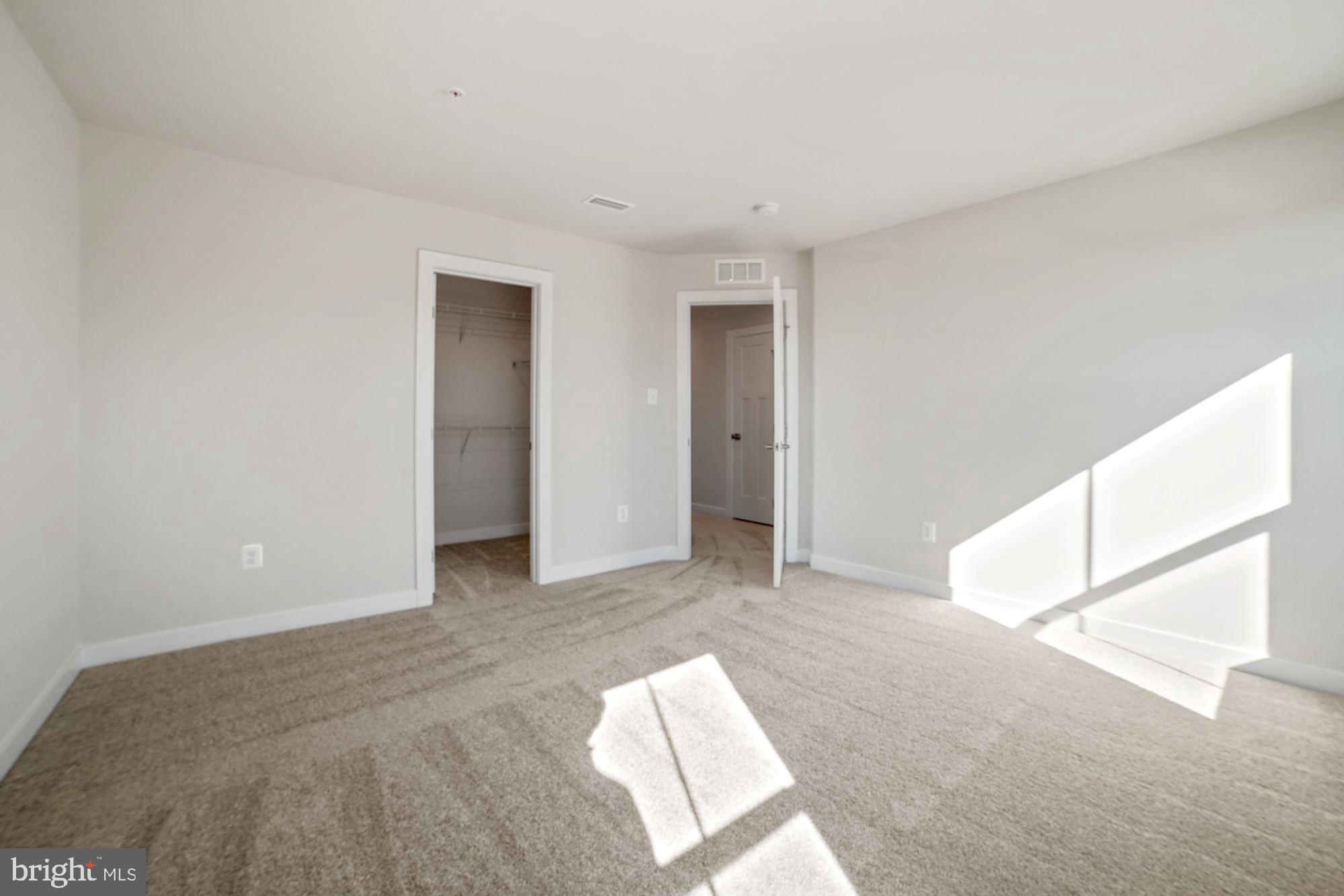 LAKE LINGANORE - Residential