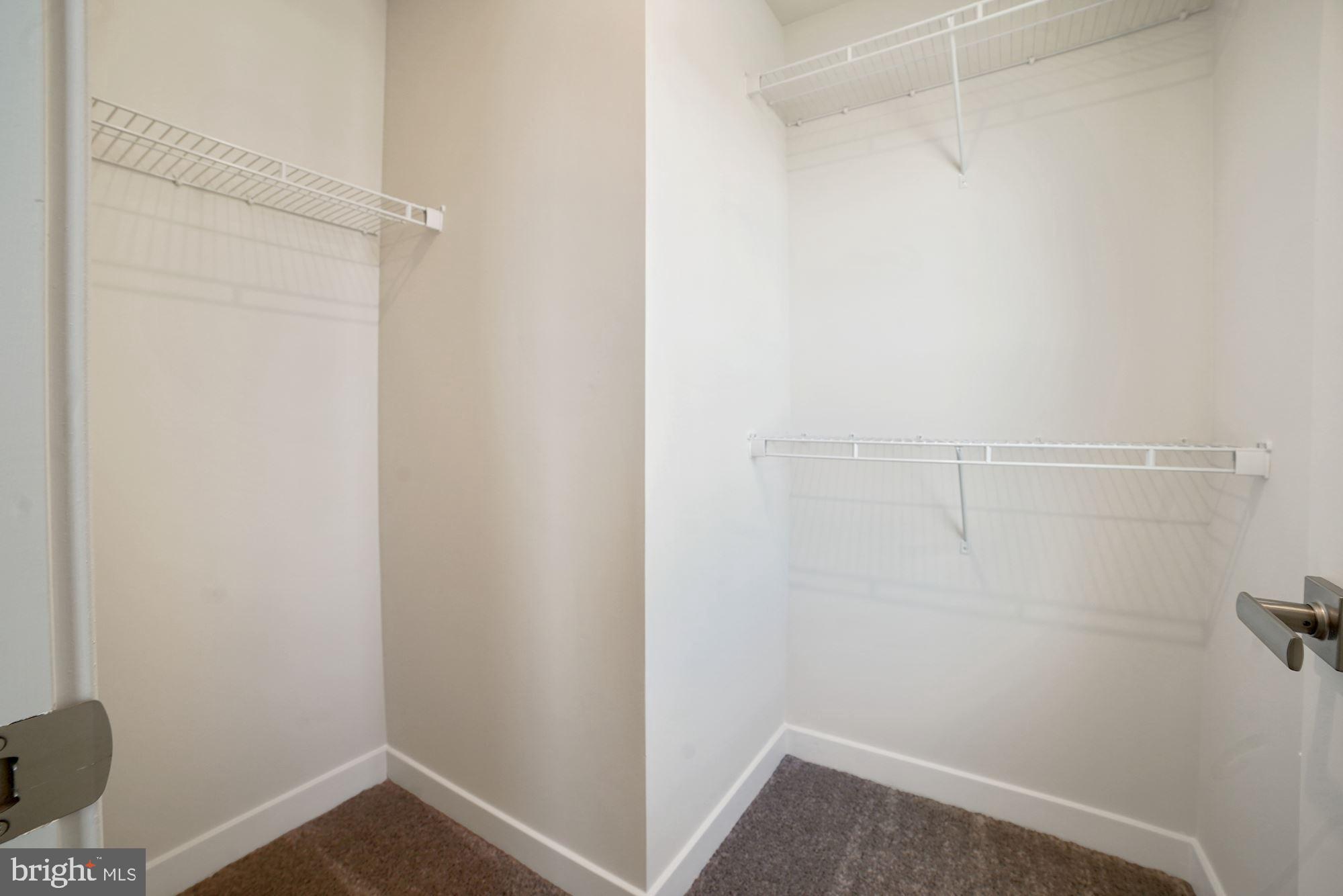 LAKE LINGANORE - Residential