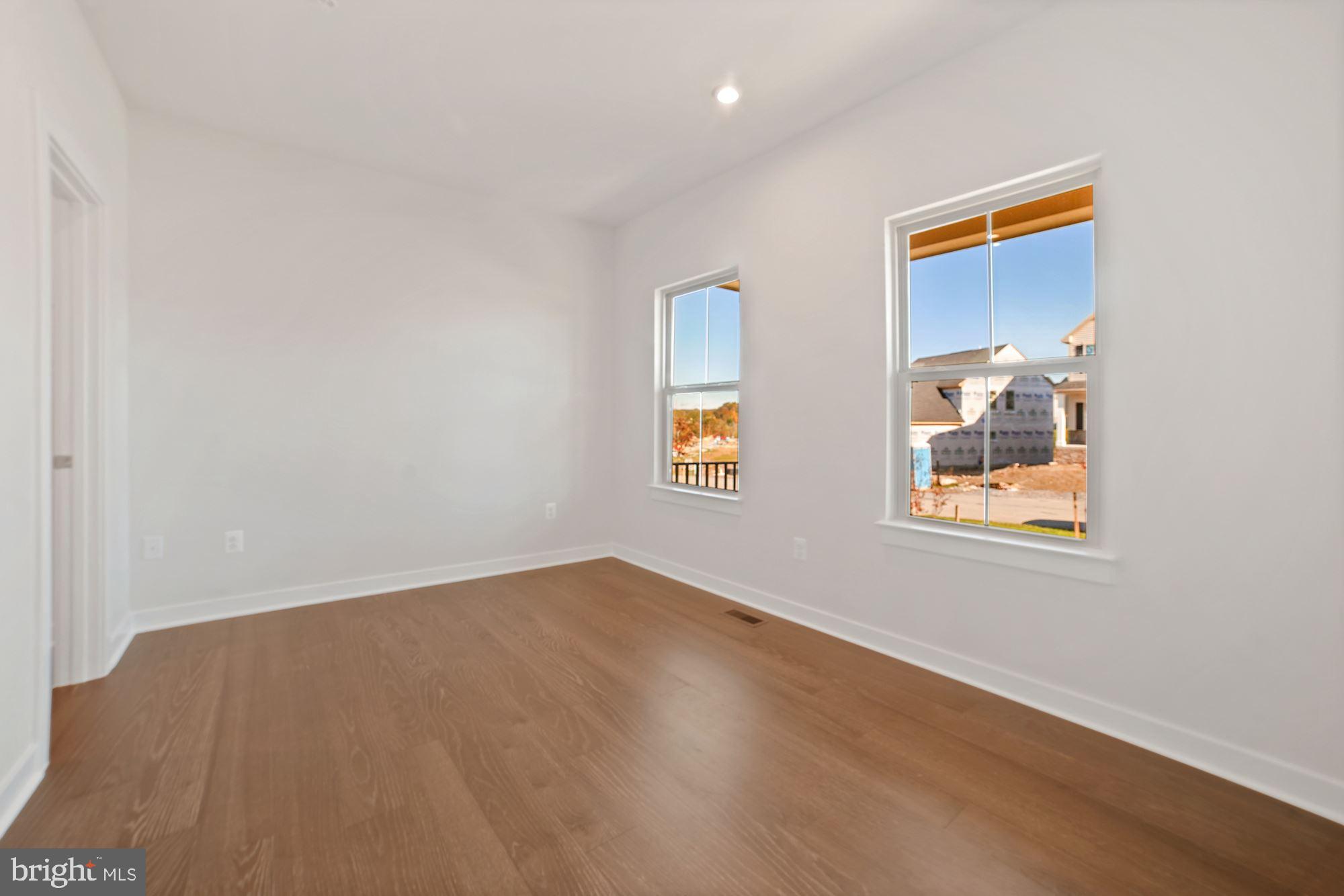 LAKE LINGANORE - Residential