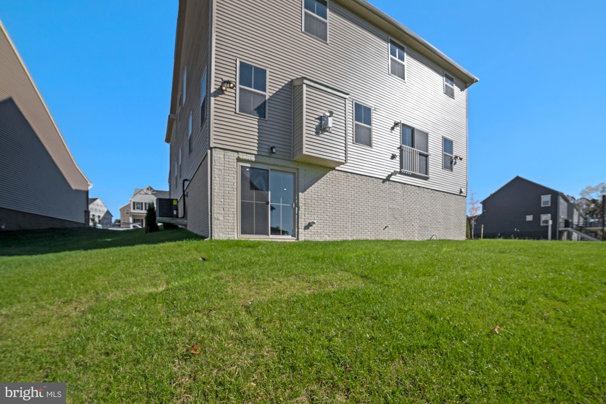 LAKE LINGANORE - Residential