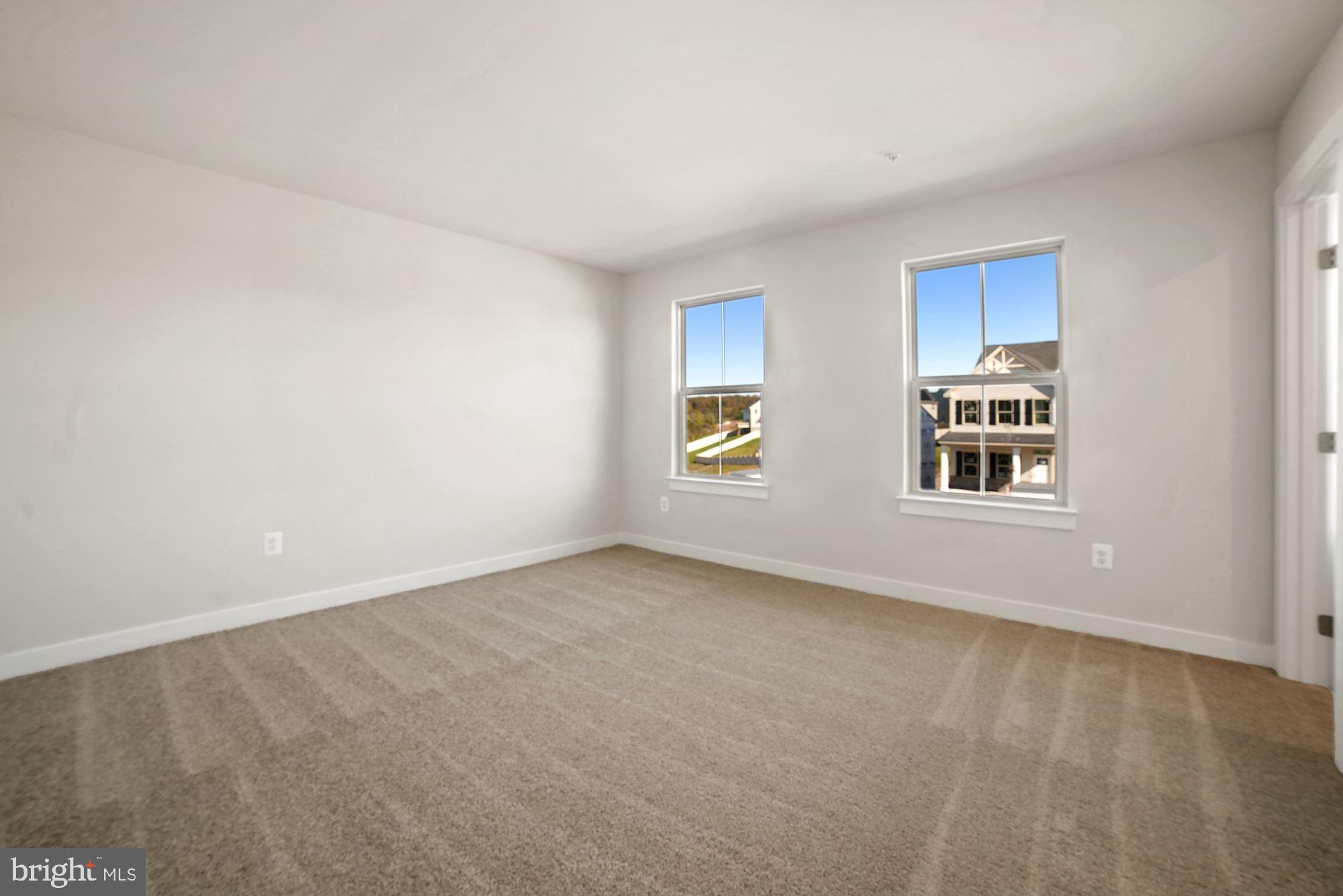 LAKE LINGANORE - Residential