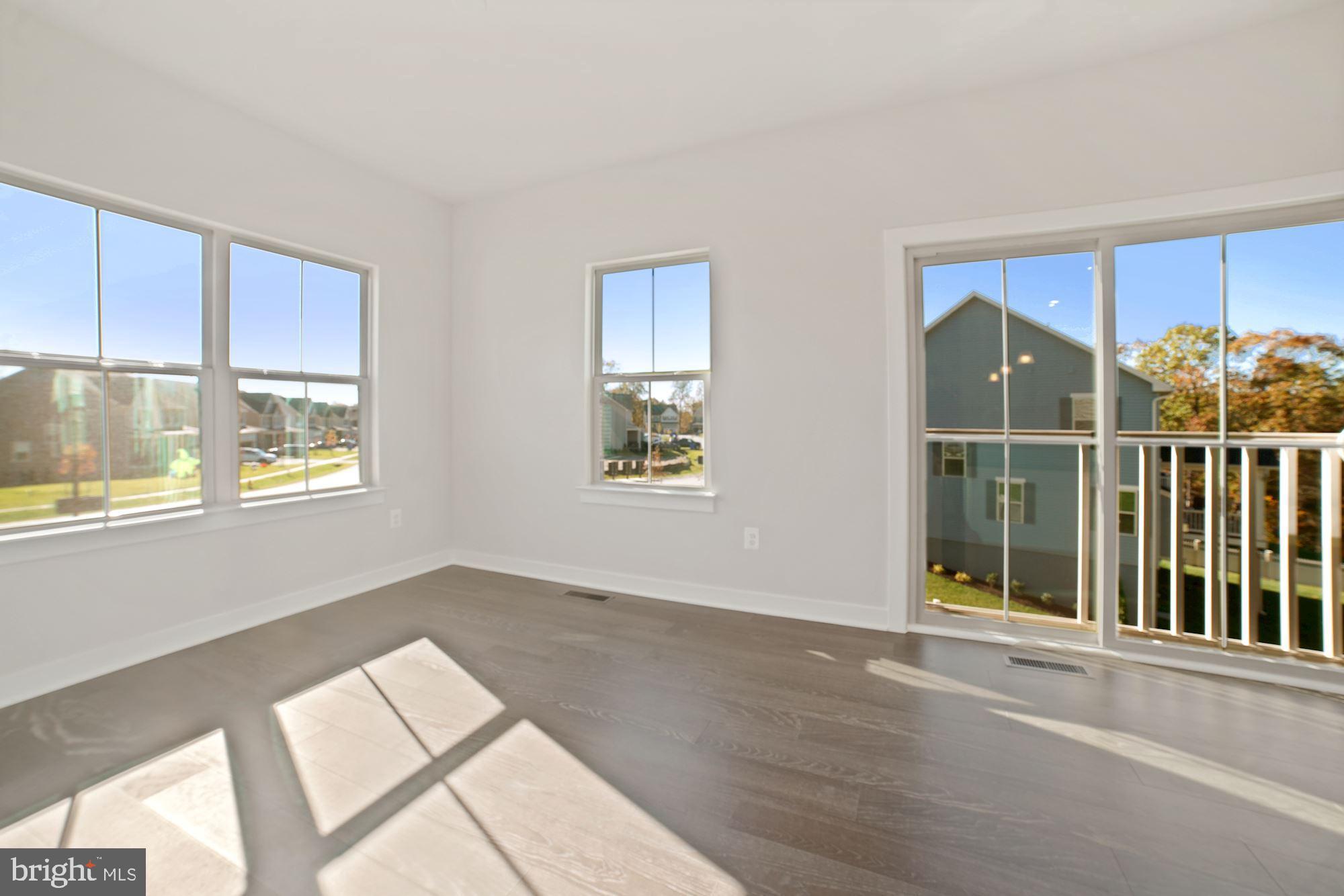 LAKE LINGANORE - Residential