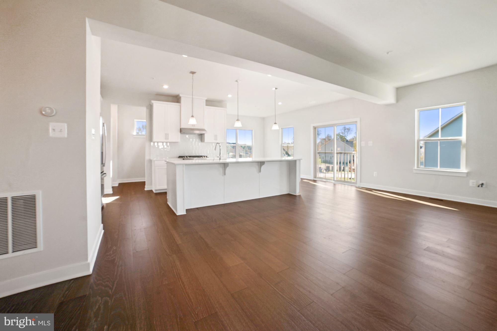 LAKE LINGANORE - Residential