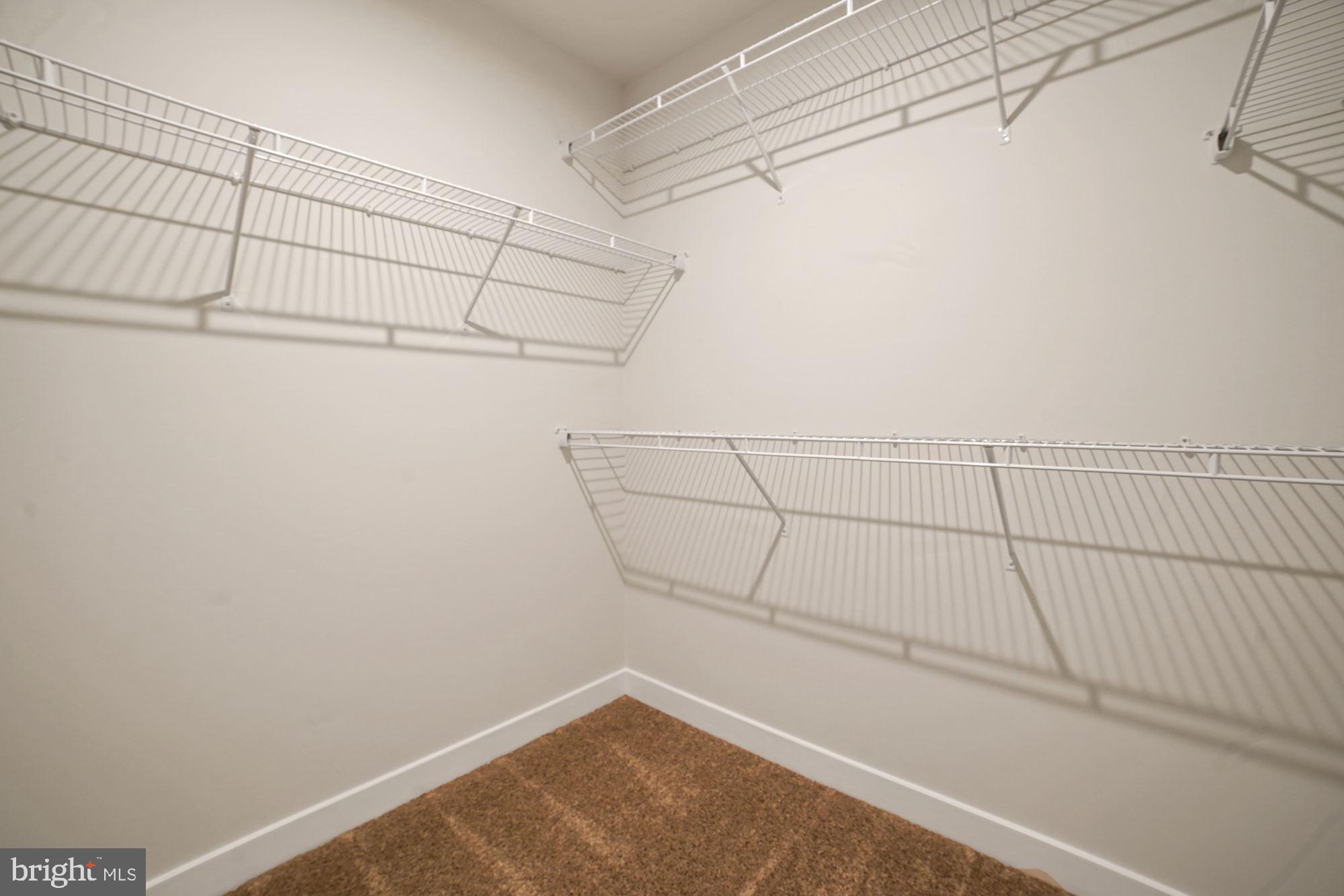 LAKE LINGANORE - Residential