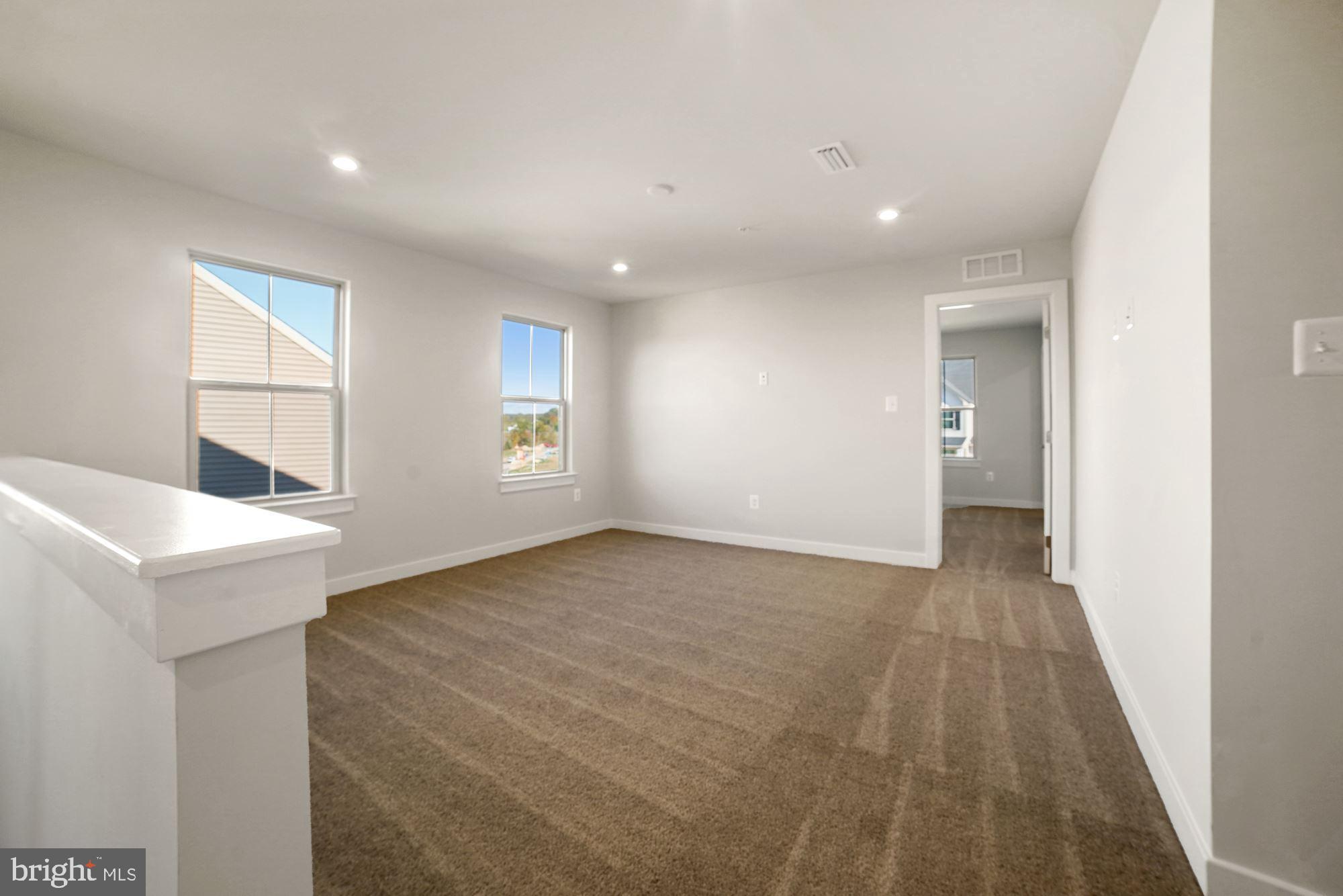 LAKE LINGANORE - Residential