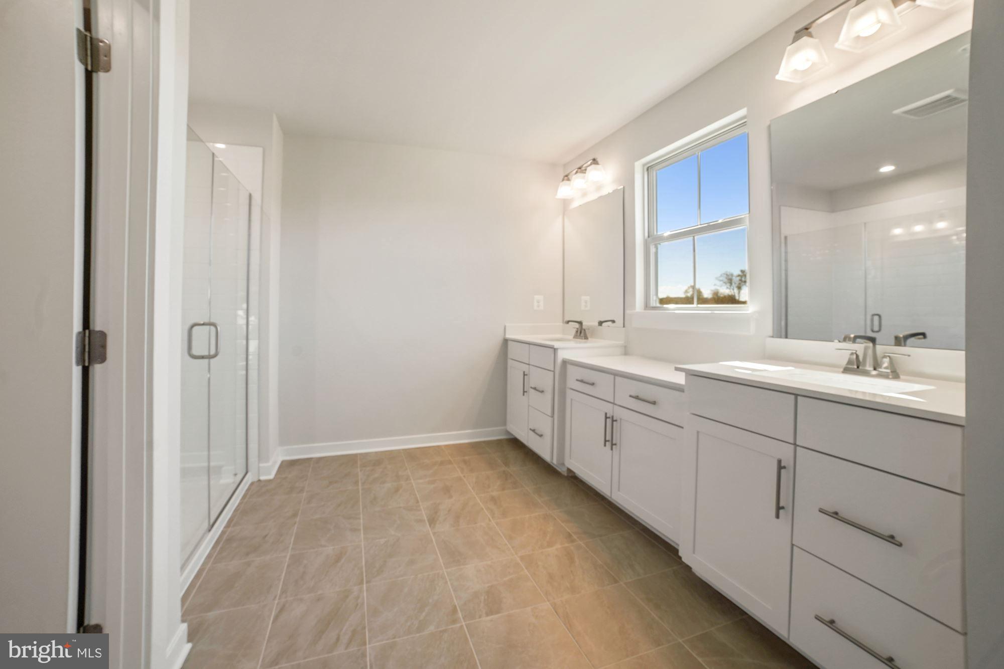 LAKE LINGANORE - Residential