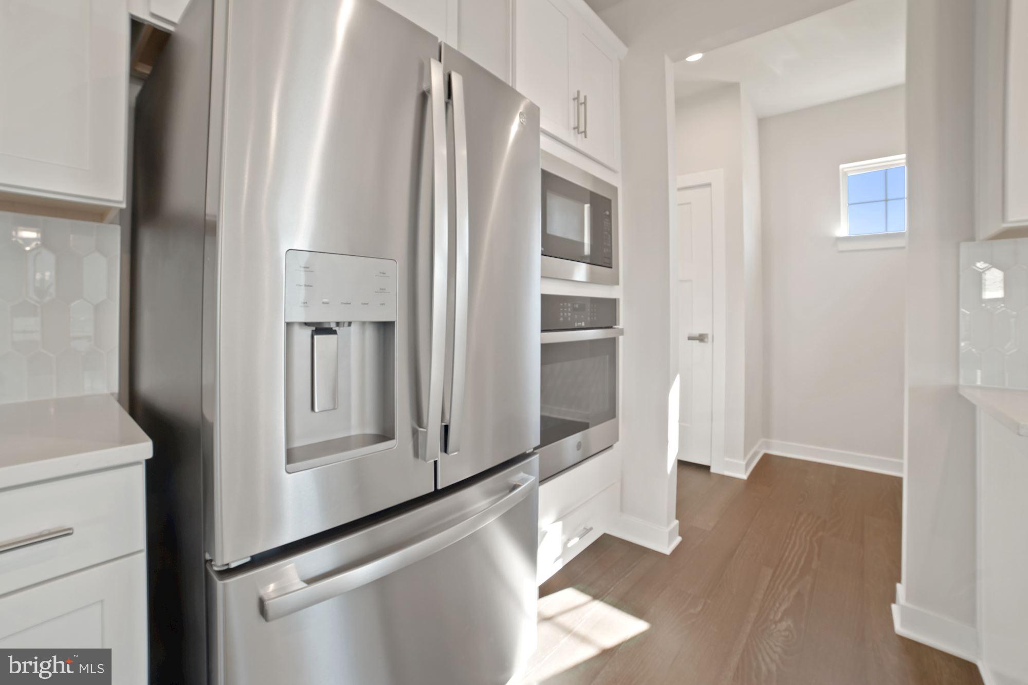 LAKE LINGANORE - Residential