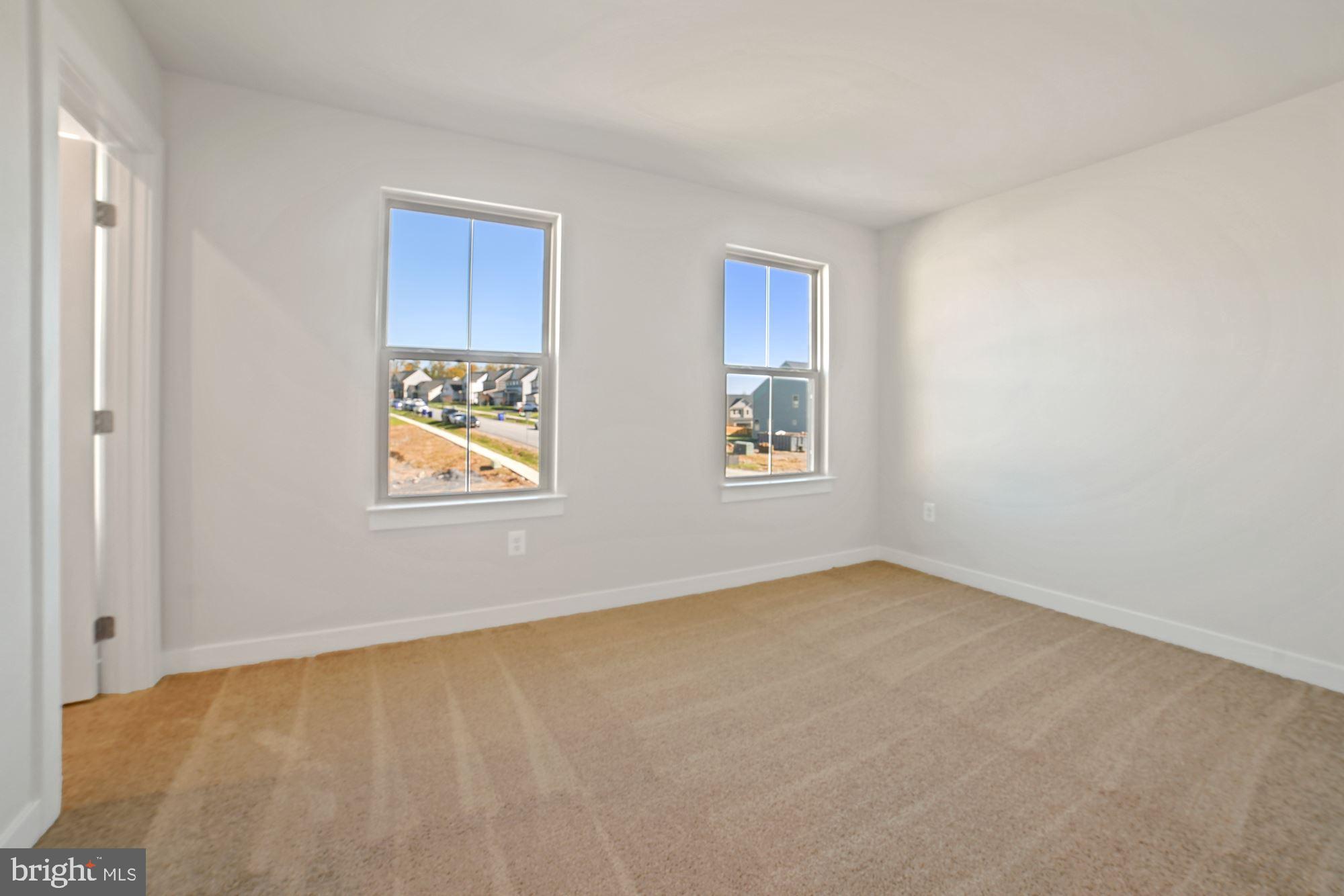 LAKE LINGANORE - Residential