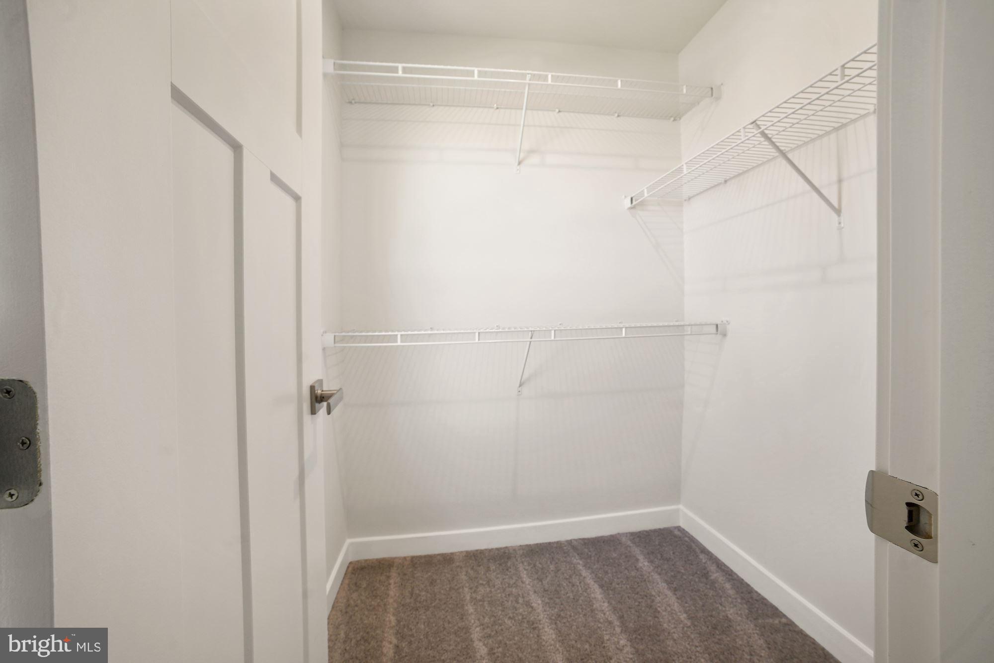 LAKE LINGANORE - Residential