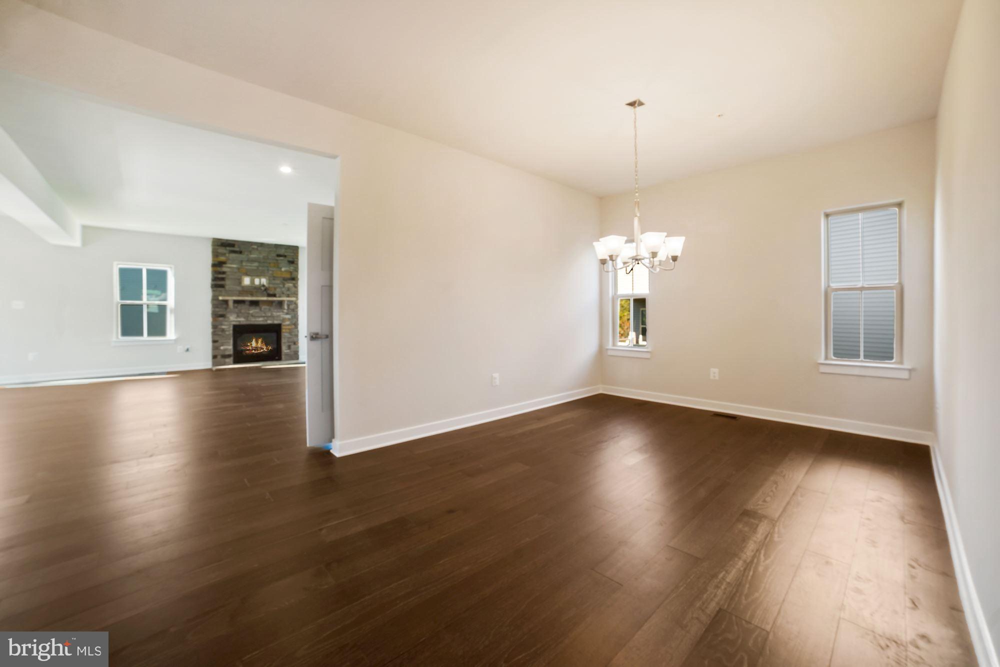 LAKE LINGANORE - Residential