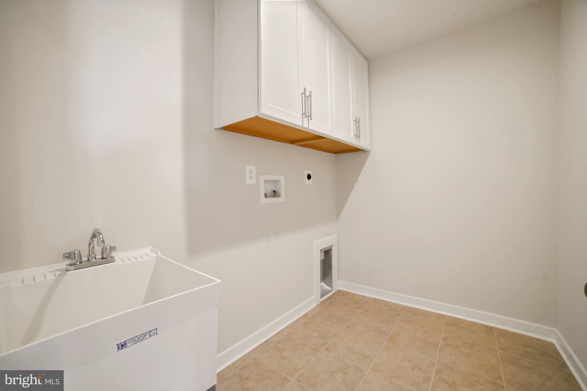 LAKE LINGANORE - Residential