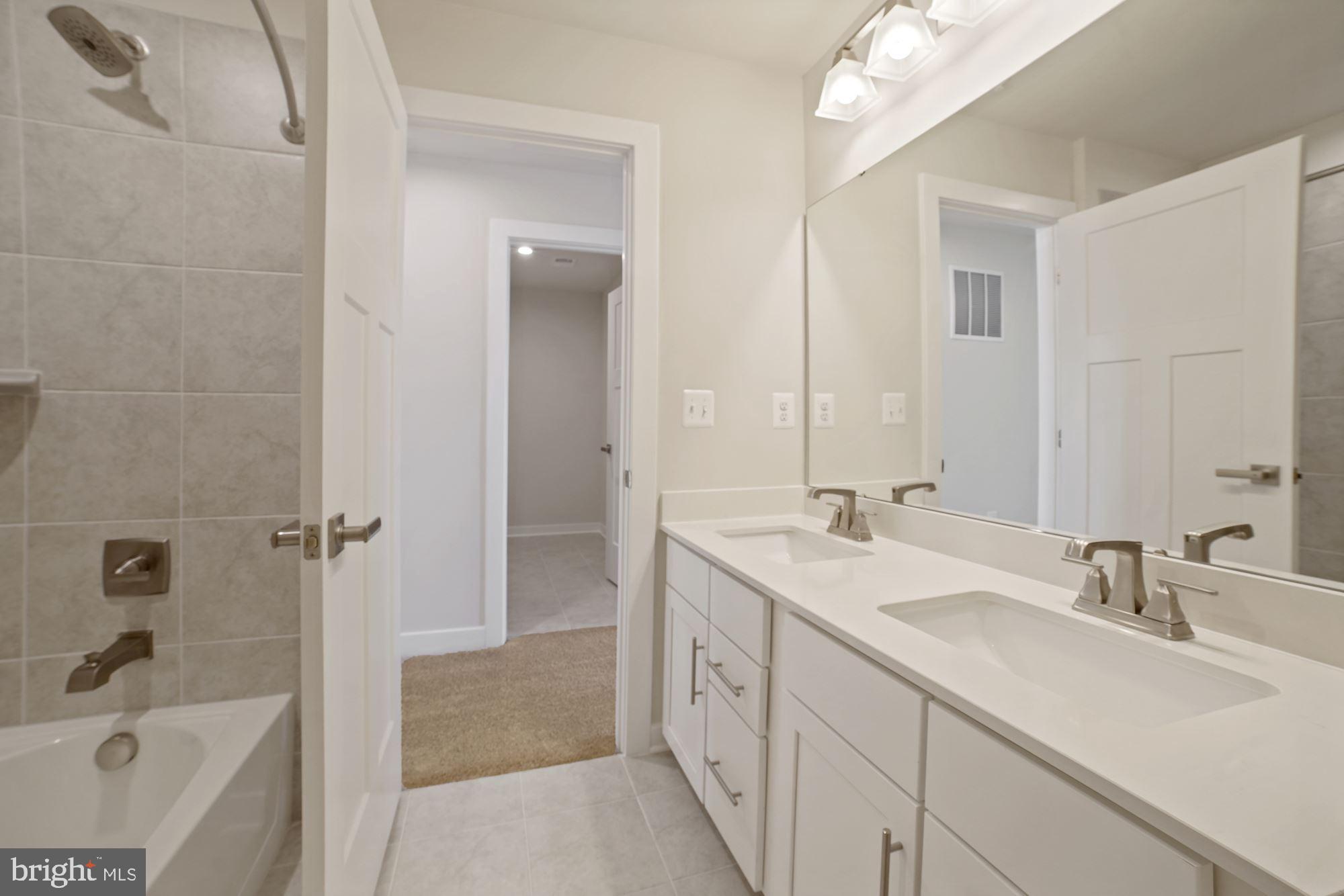 LAKE LINGANORE - Residential