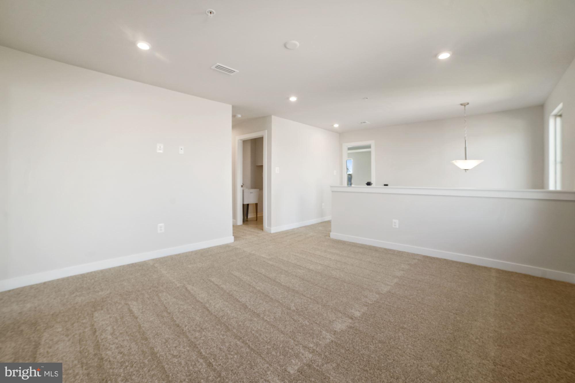 LAKE LINGANORE - Residential